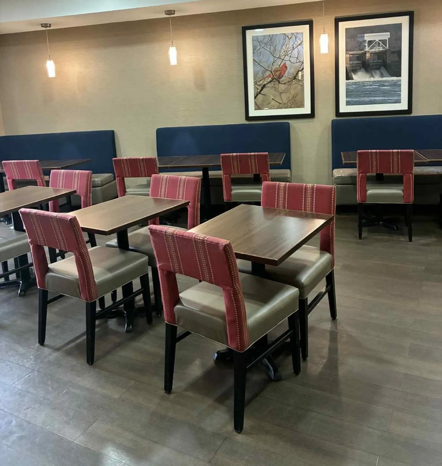 Breakfast in Comfort Inn & Suites Near Lake Guntersville