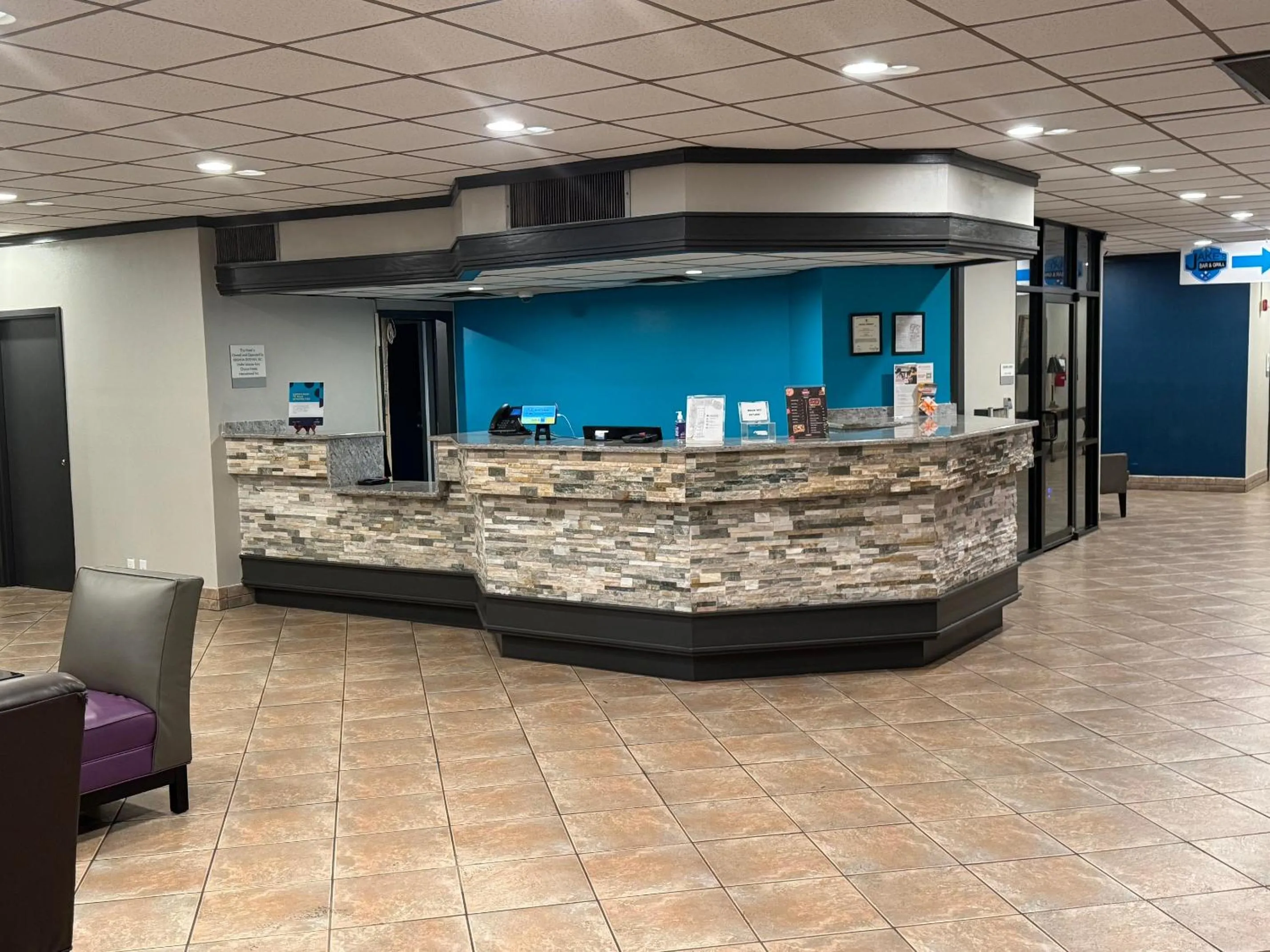 Lobby or reception in Clarion Inn & Suites Dothan South
