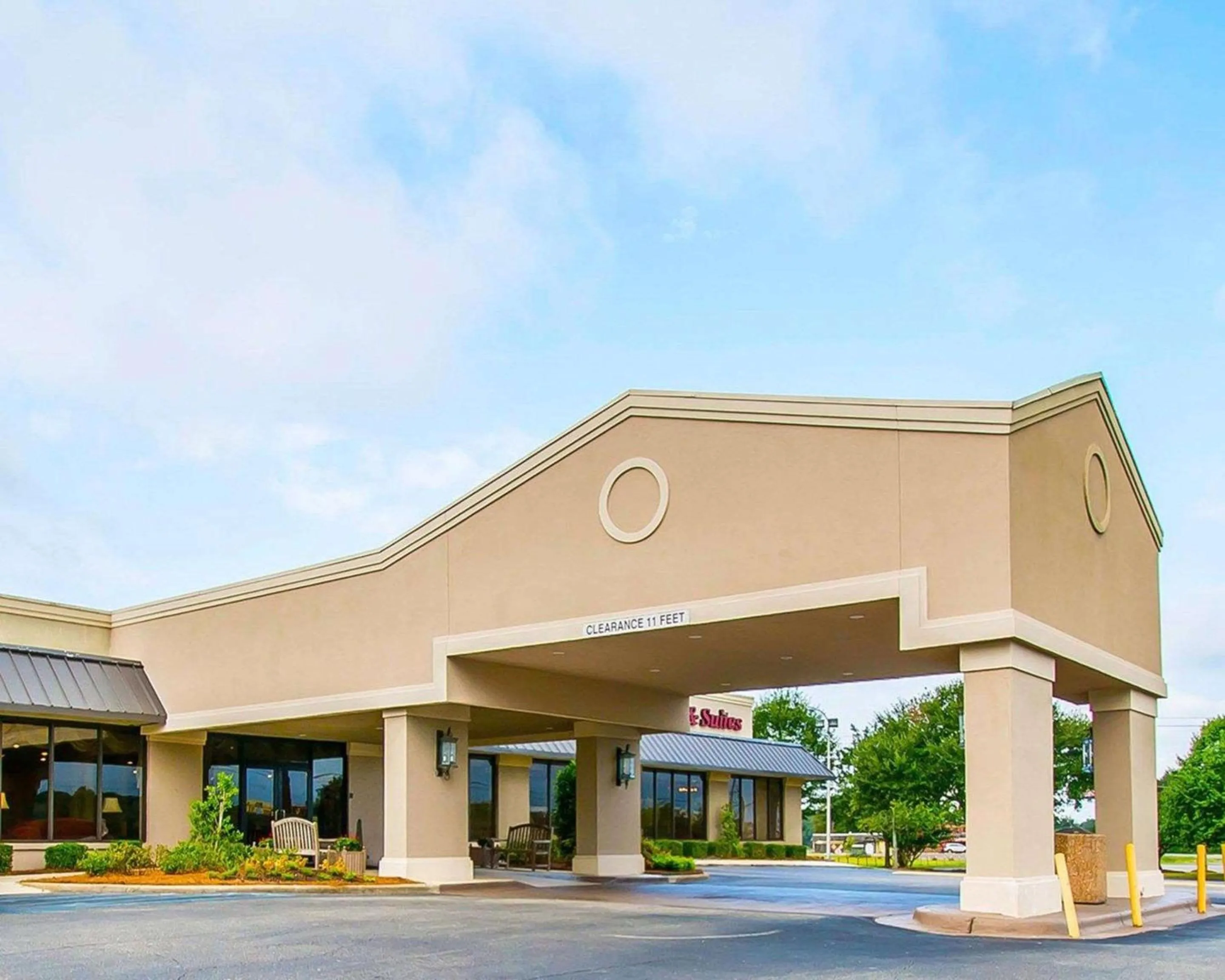 Property building in Clarion Inn & Suites Dothan South