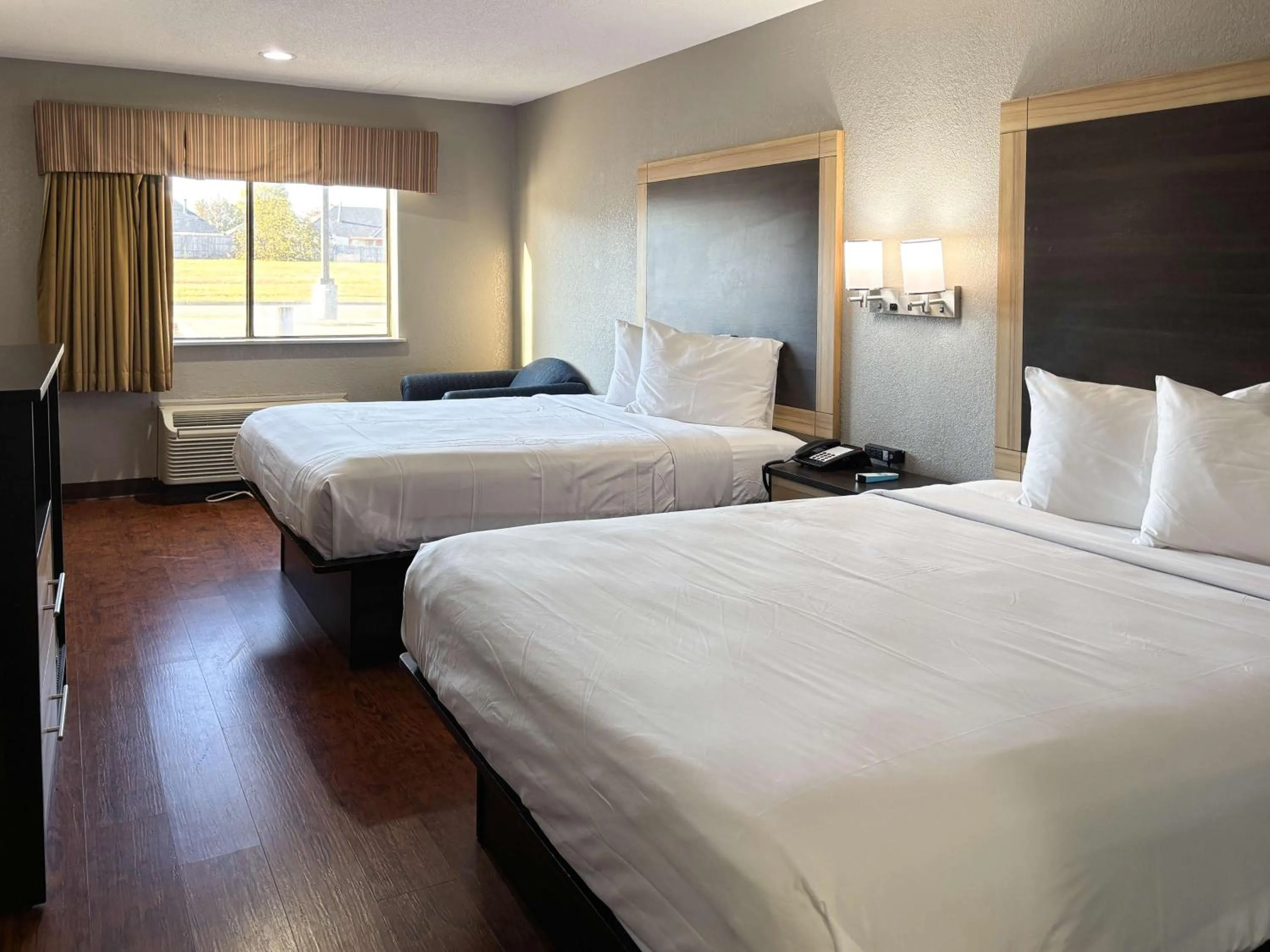 Bedroom, Bed in Motel 6 Prattville AL