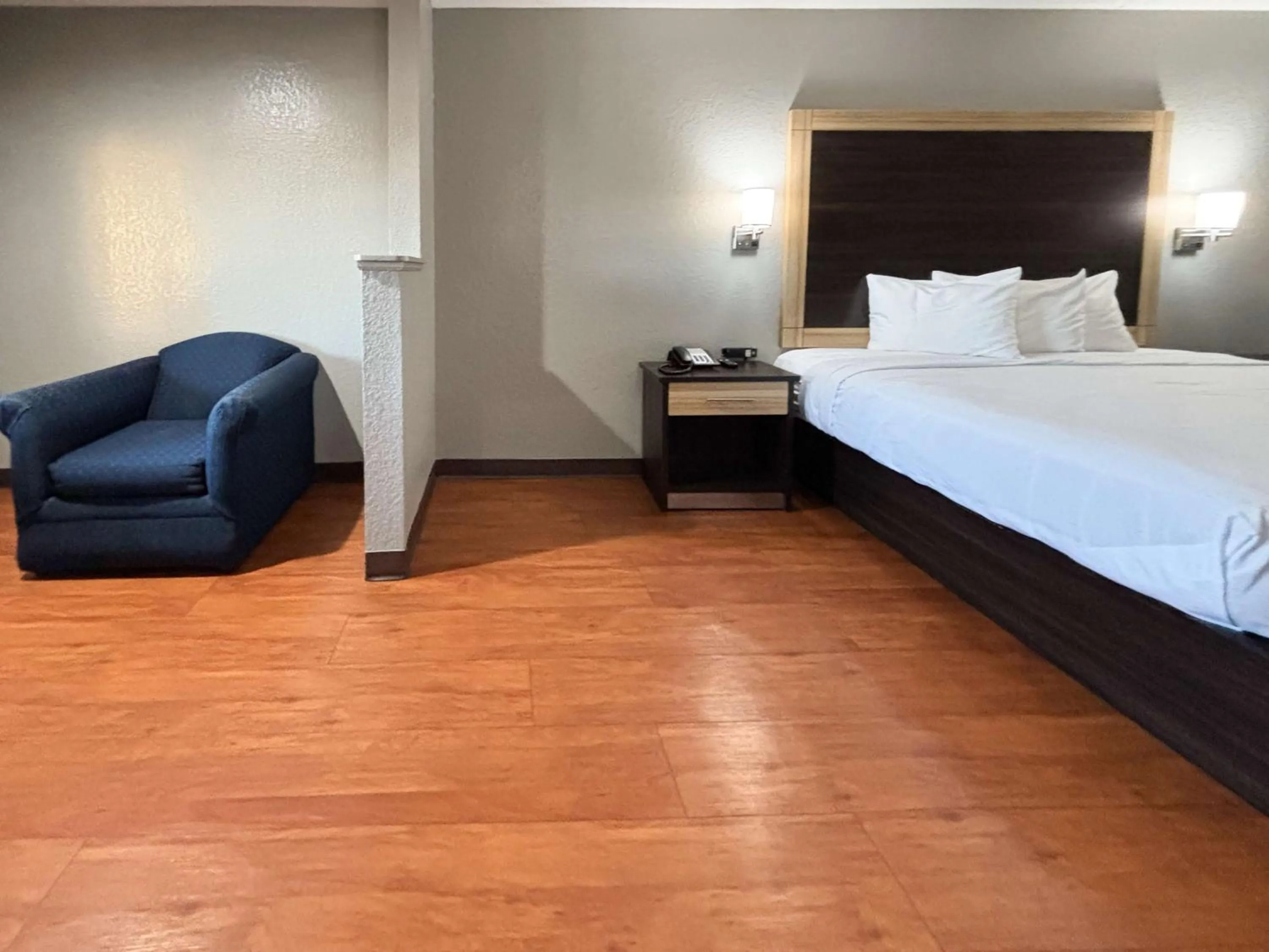 Bedroom, Bed in Motel 6 Prattville AL