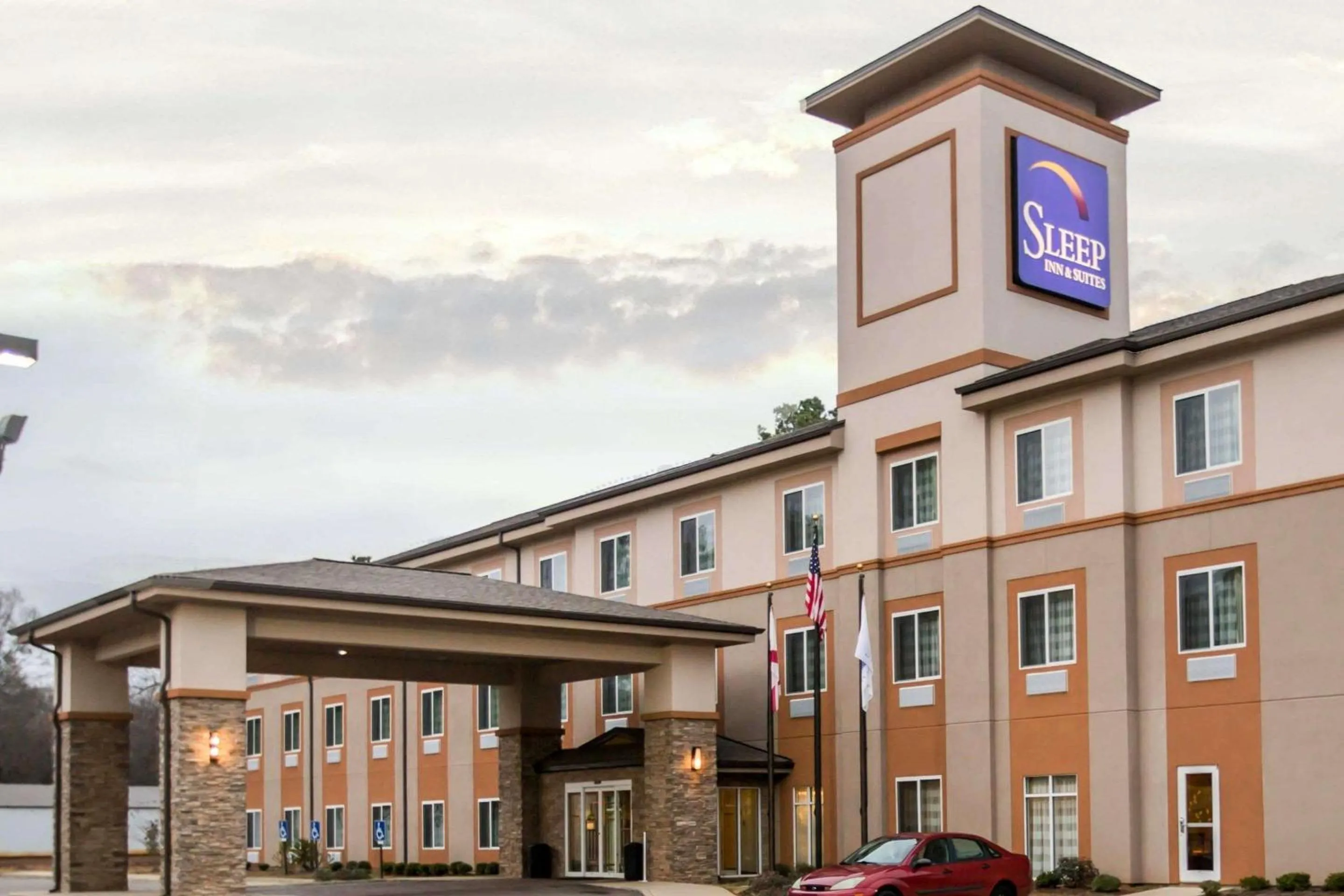 Property building in Sleep Inn & Suites Marion - Military Institute