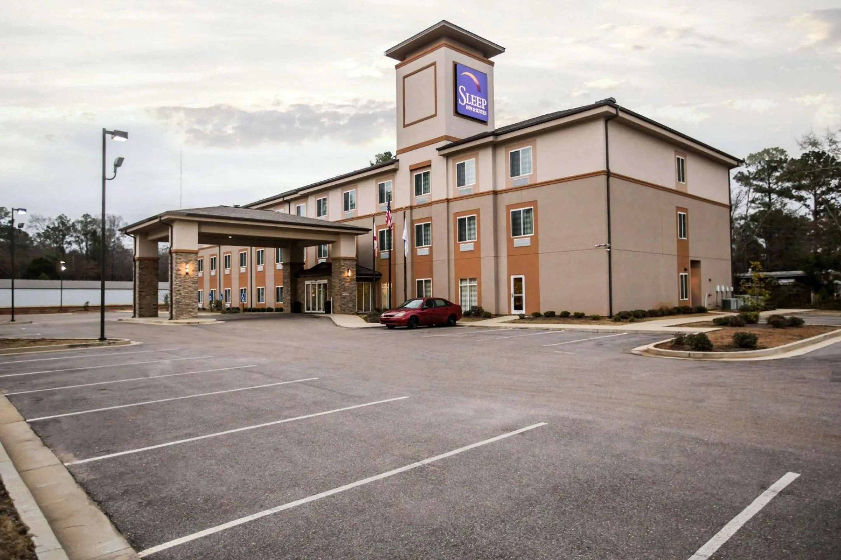 Property building in Sleep Inn & Suites Marion - Military Institute