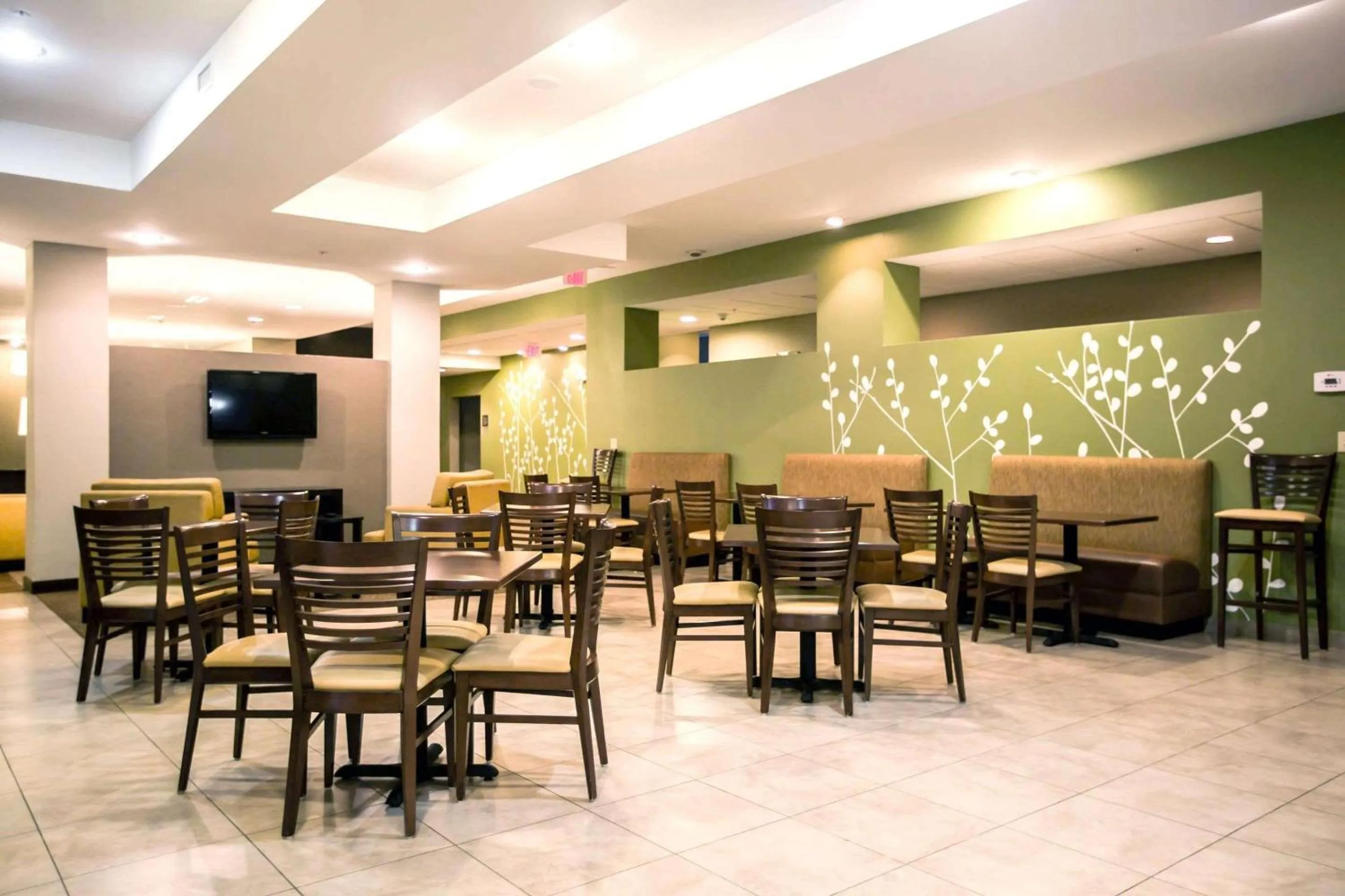 Restaurant/places to eat in Sleep Inn & Suites Marion - Military Institute