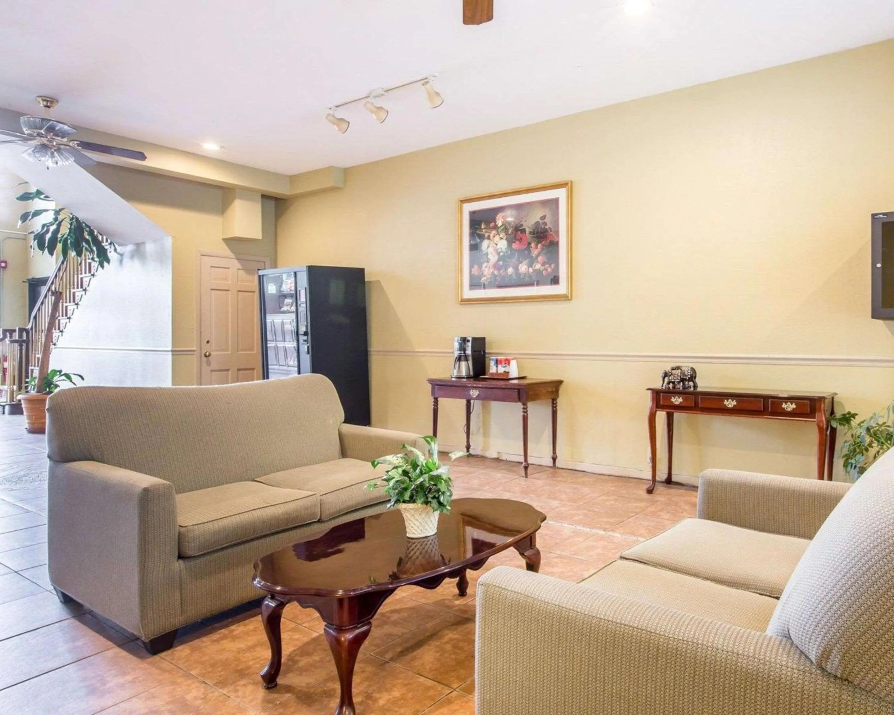 Lobby or reception in Econo Lodge Birmingham - Hoover