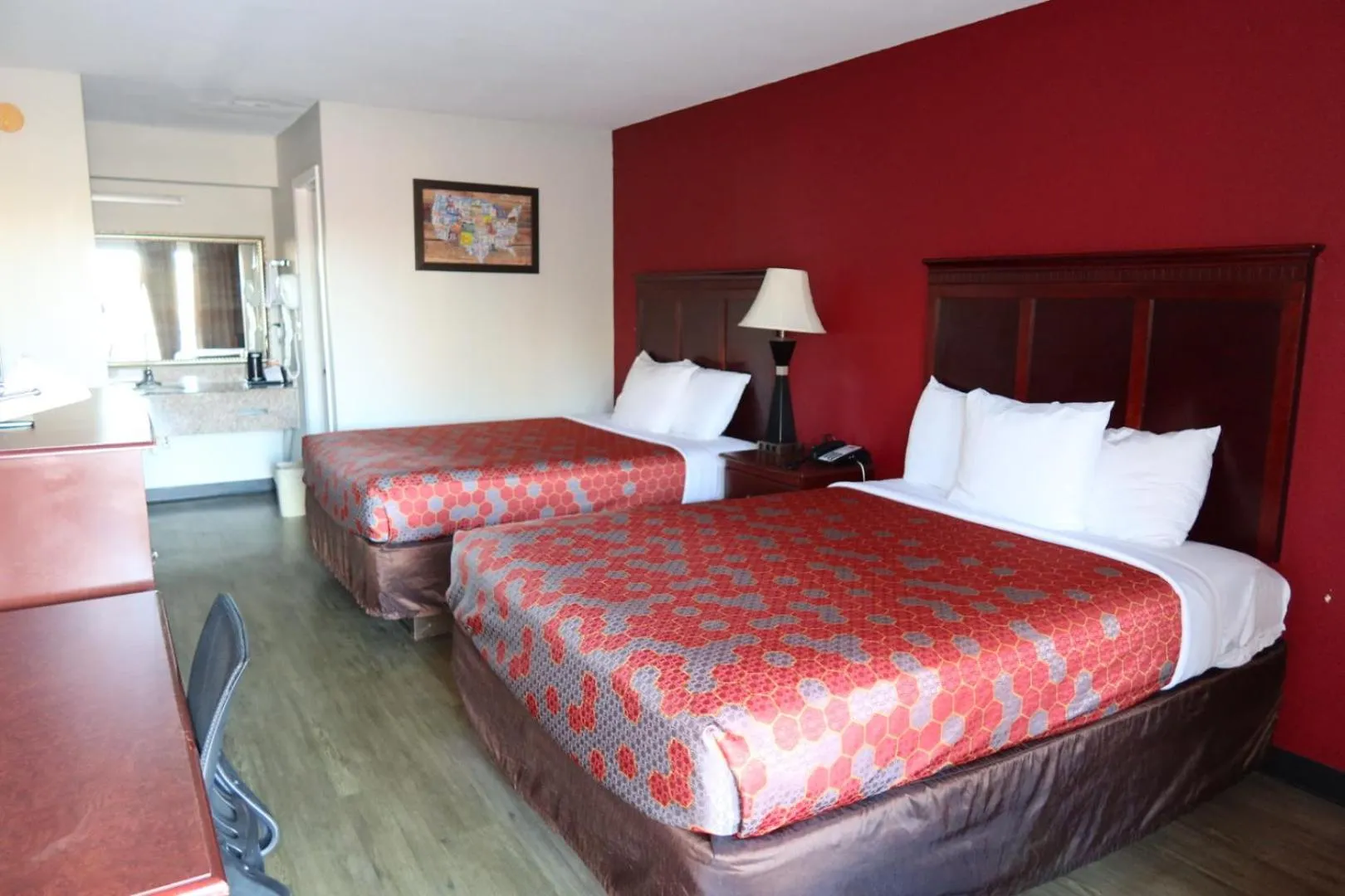 Bedroom, Bed in Econo Lodge Inn & Suites Evergreen