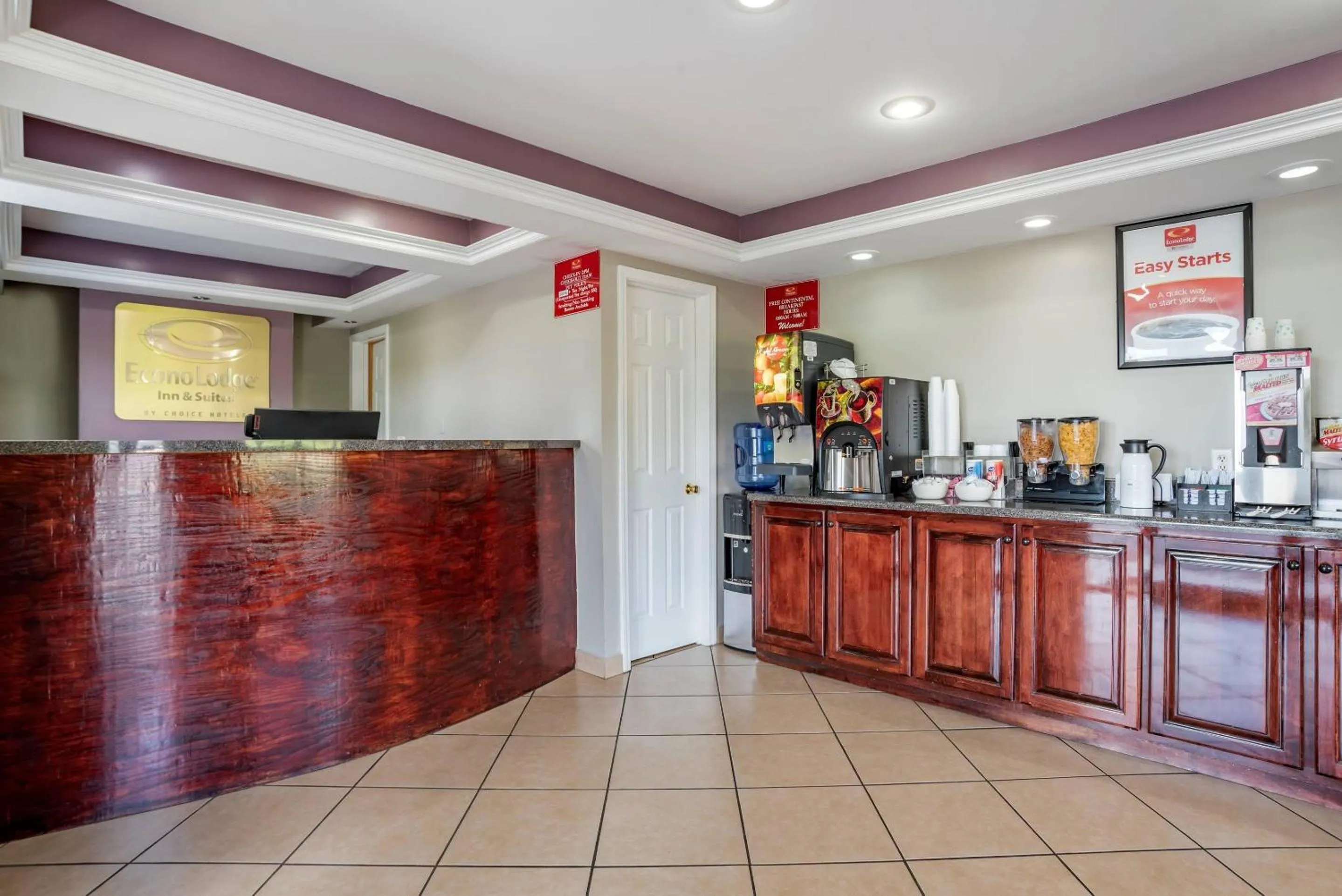 Lobby or reception in Econo Lodge Inn & Suites Evergreen