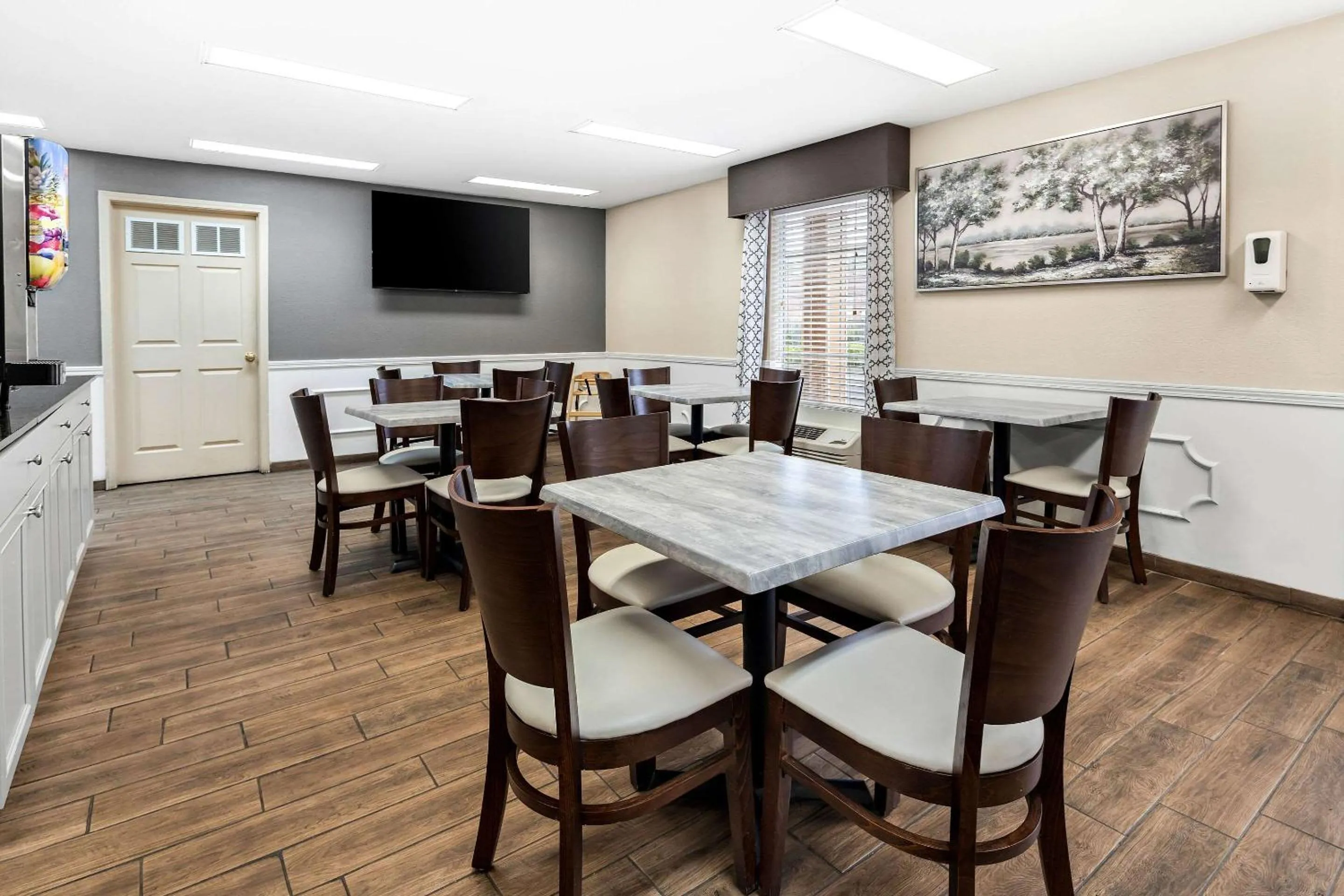 Breakfast in Quality Inn Decatur River City