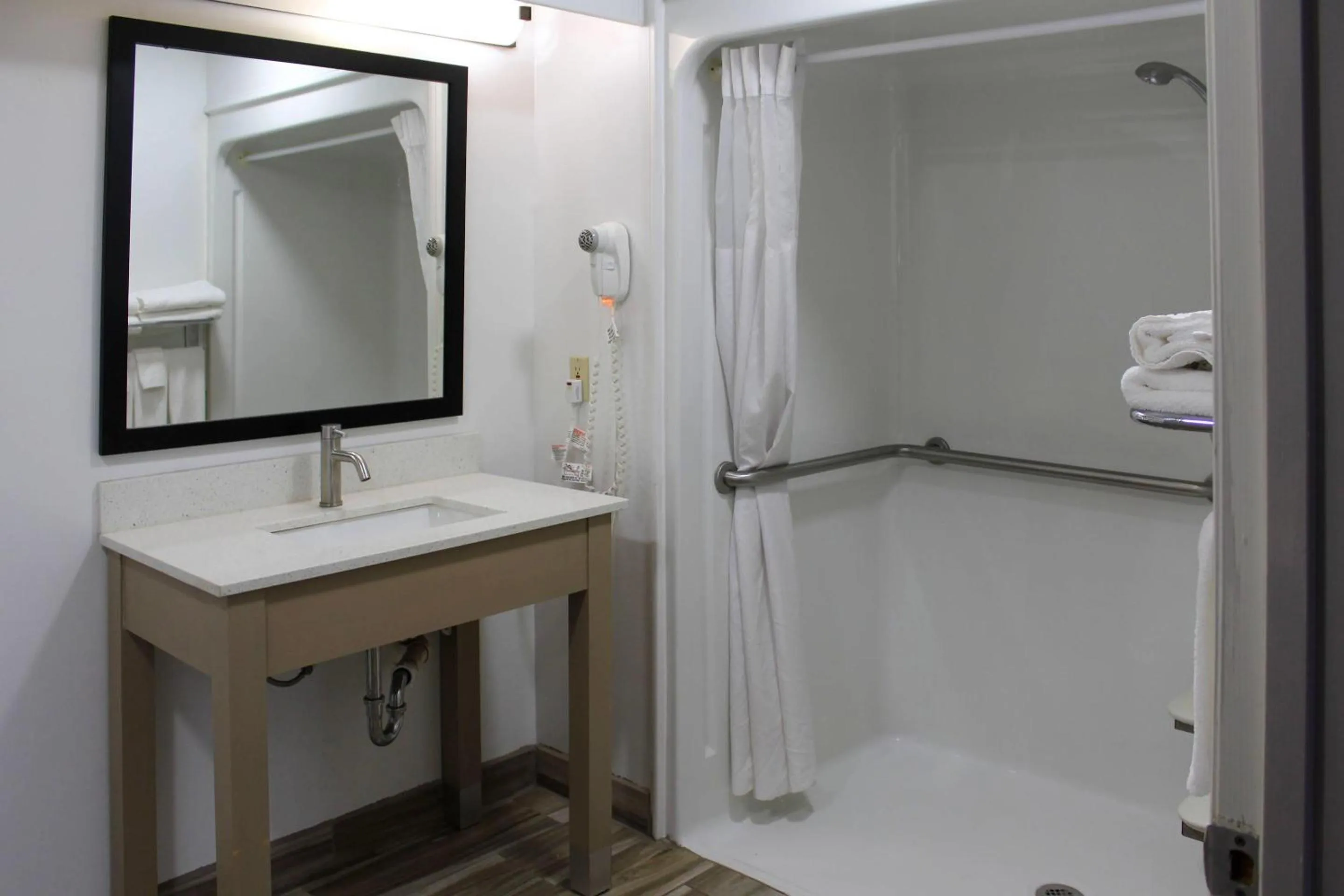 Bedroom in Quality Inn Scottsboro US-72-Lake Guntersville Area