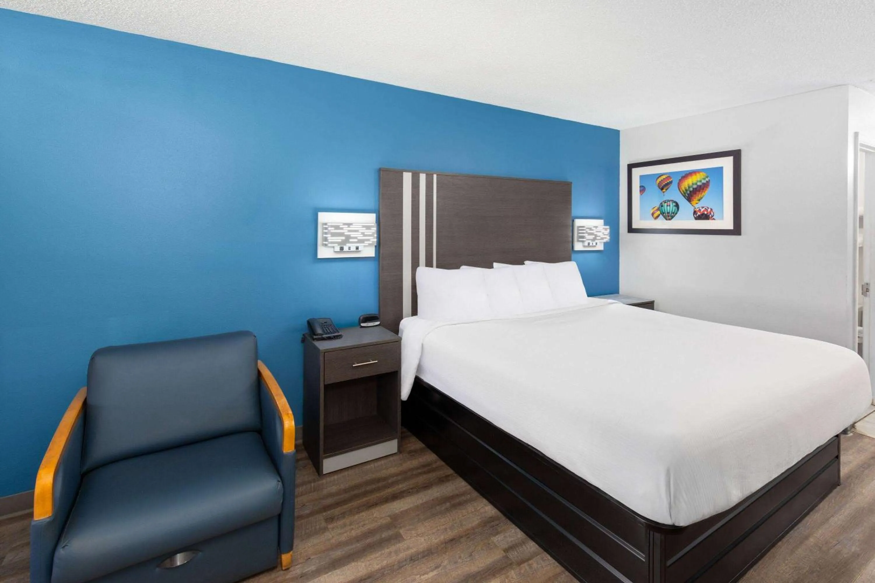 Photo of the whole room, Bed in Baymont by Wyndham Selma