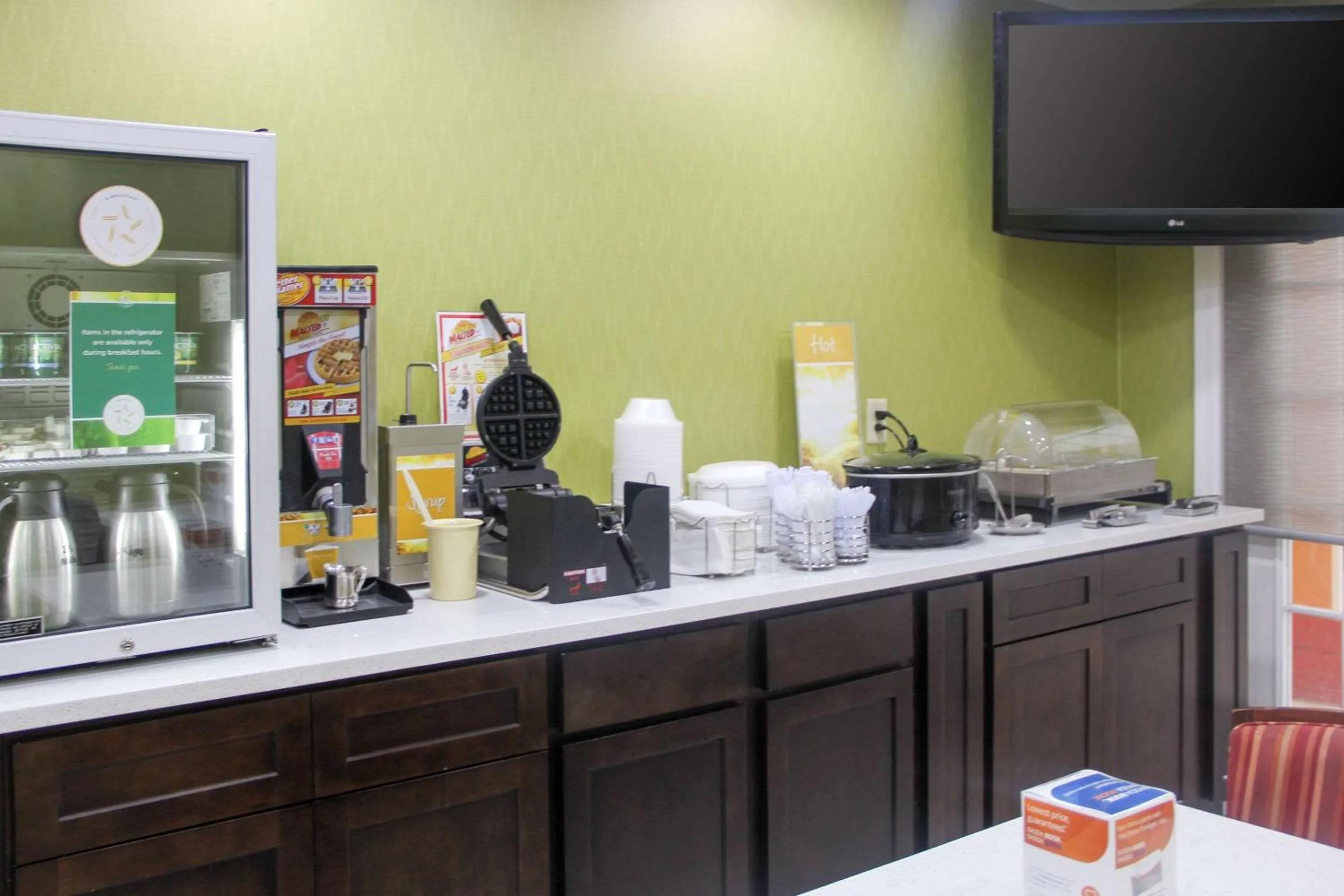 Restaurant/places to eat in Quality Inn Albertville US 431