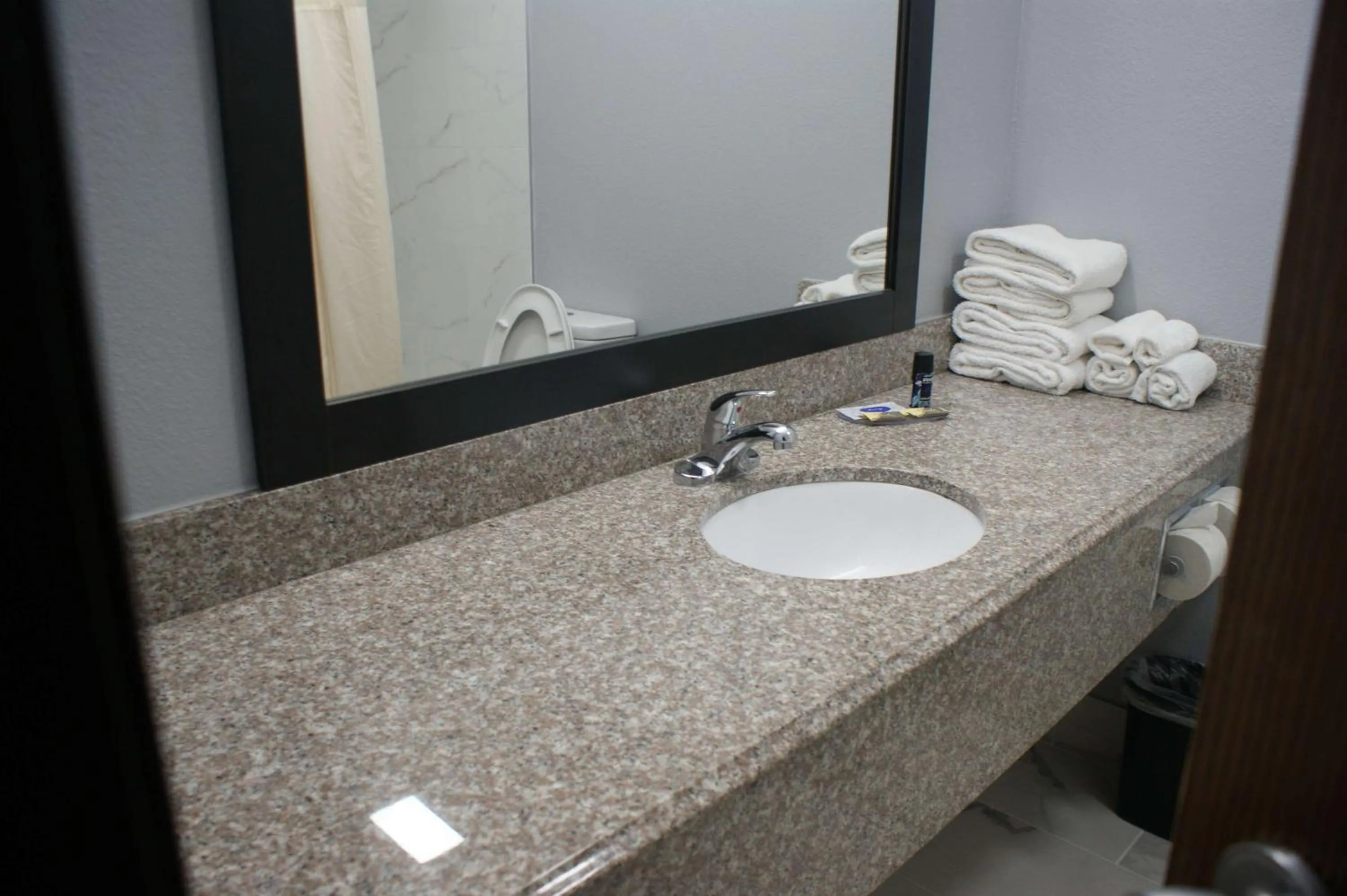 Bathroom in Sonesta Essential Van Buren-Fort Smith