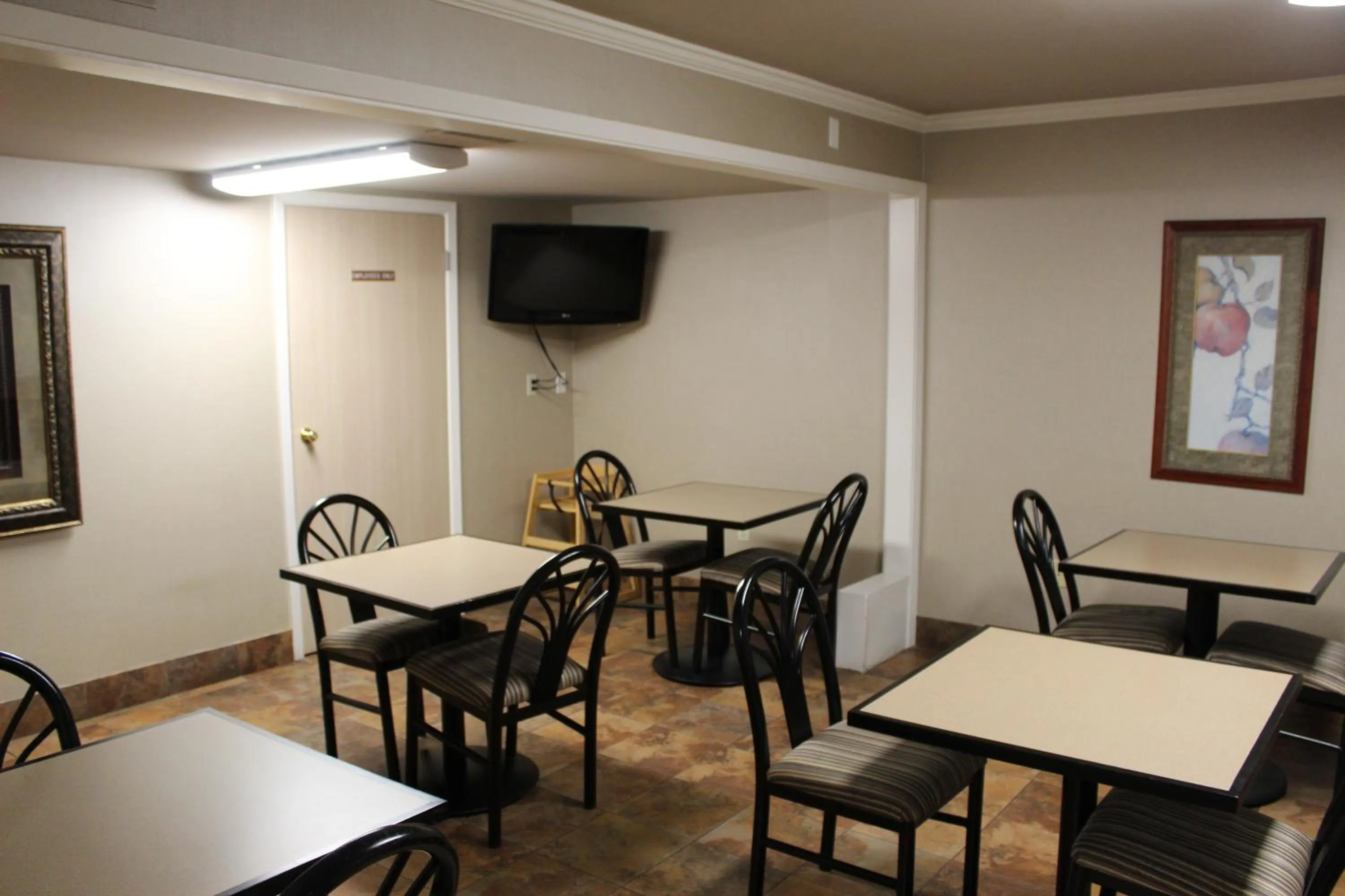 Seating area in Quality Inn Conway - Greenbrier