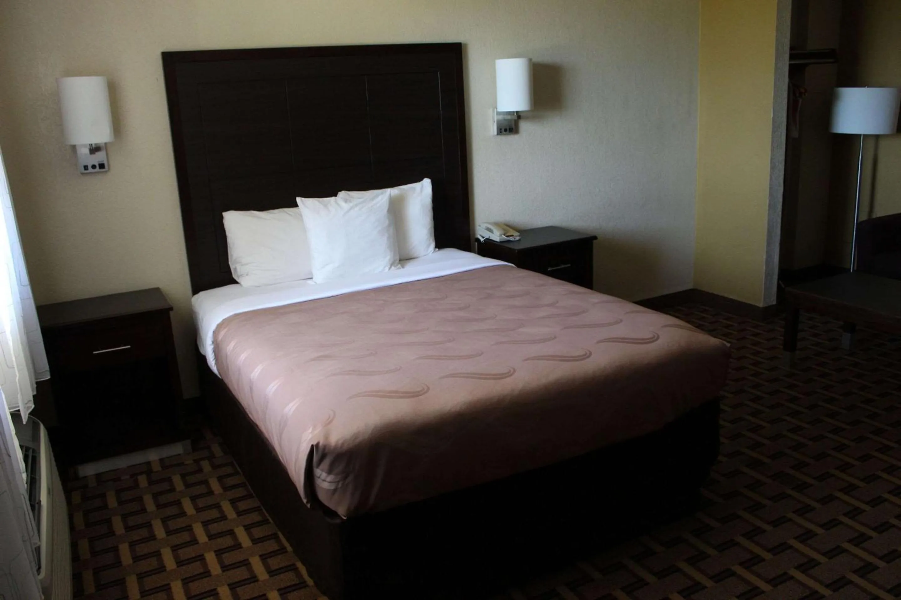 Bedroom in Quality Inn Conway - Greenbrier