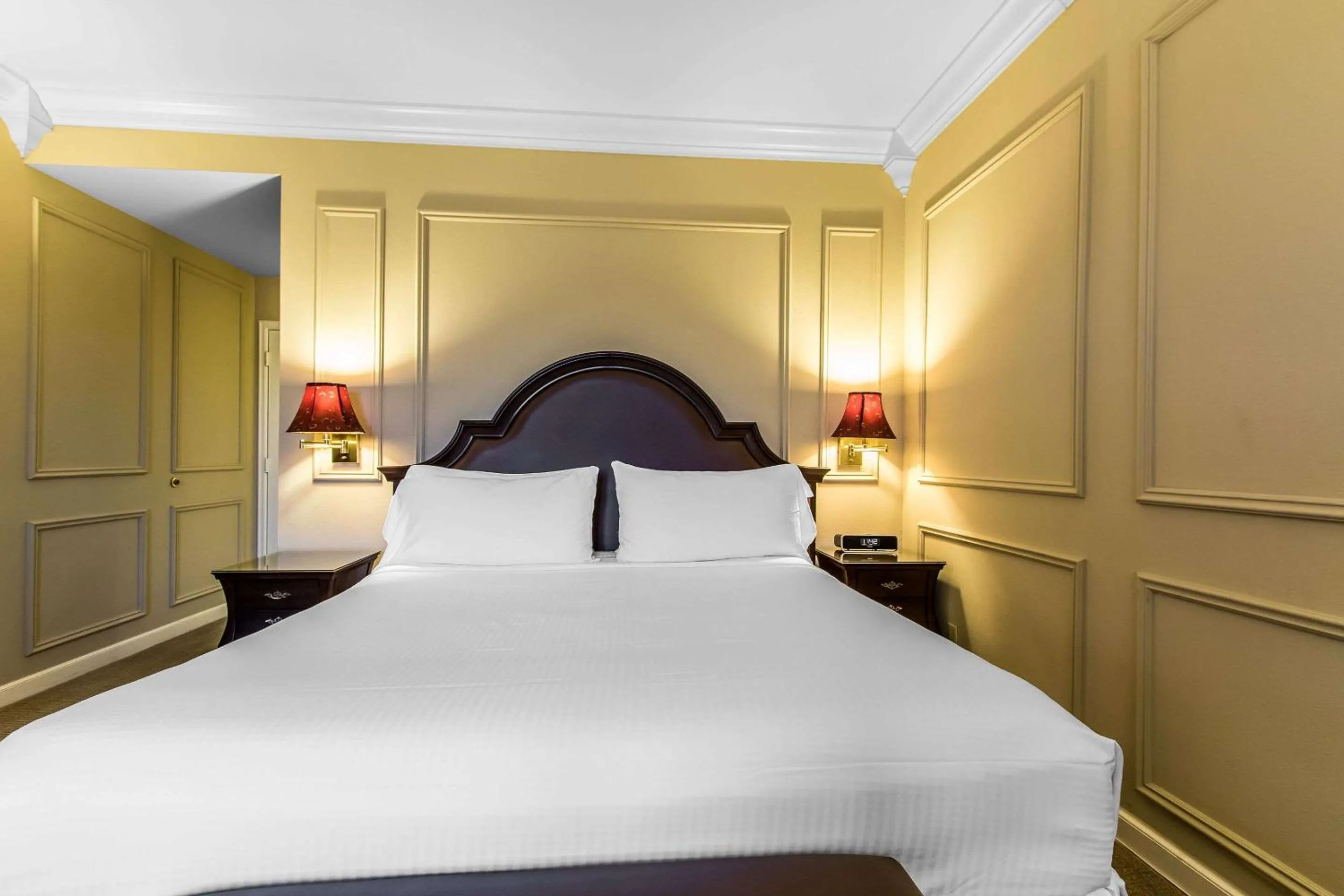 Bedroom, Bed in Inn at the Mill, an Ascend Collection Hotel