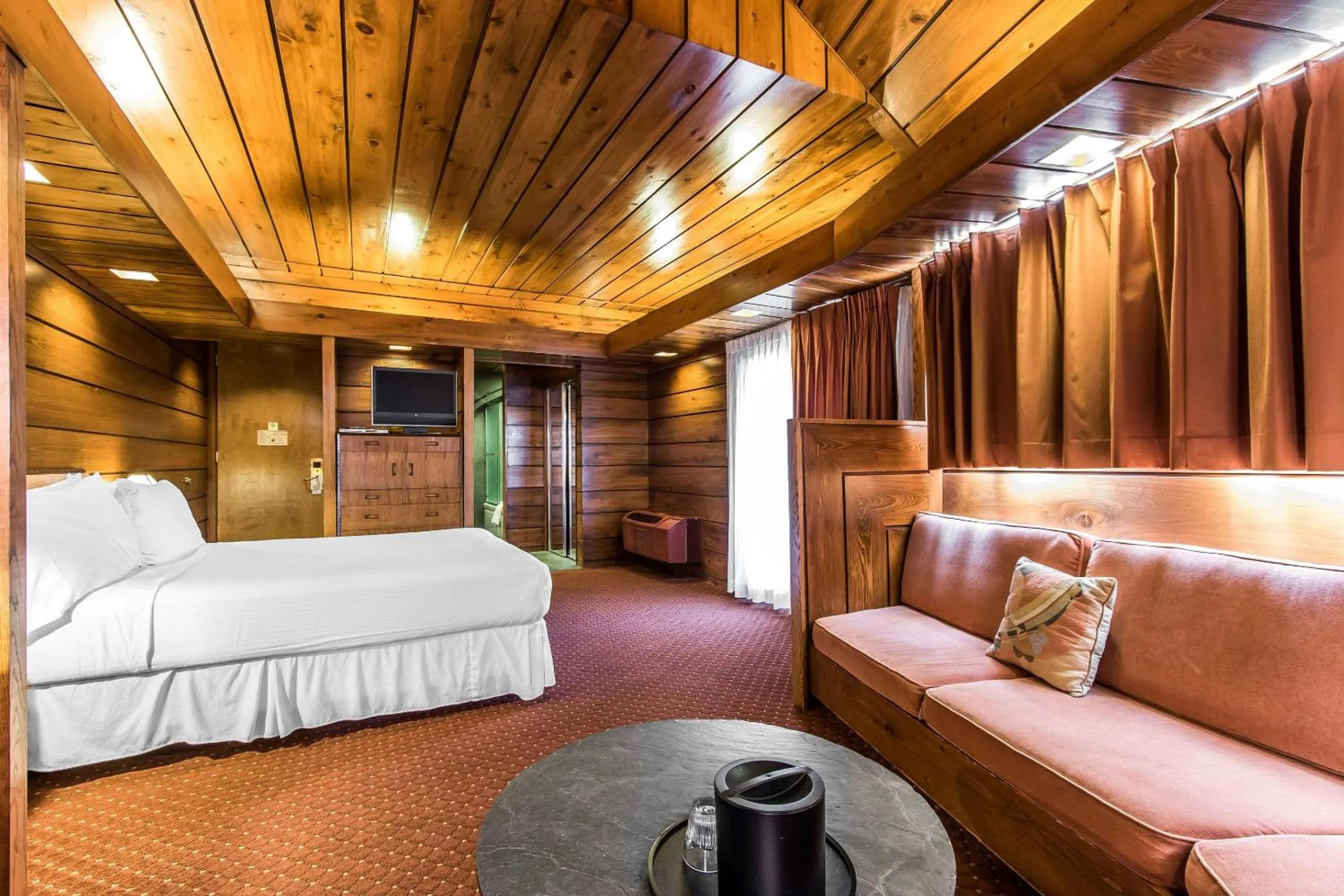 Bedroom, Bed in Inn at the Mill, an Ascend Collection Hotel