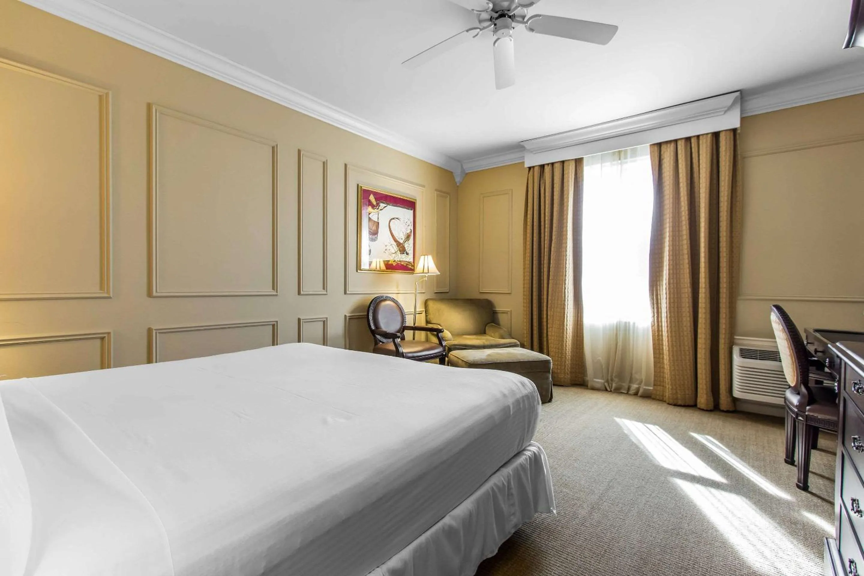 Bedroom, Bed in Inn at the Mill, an Ascend Collection Hotel