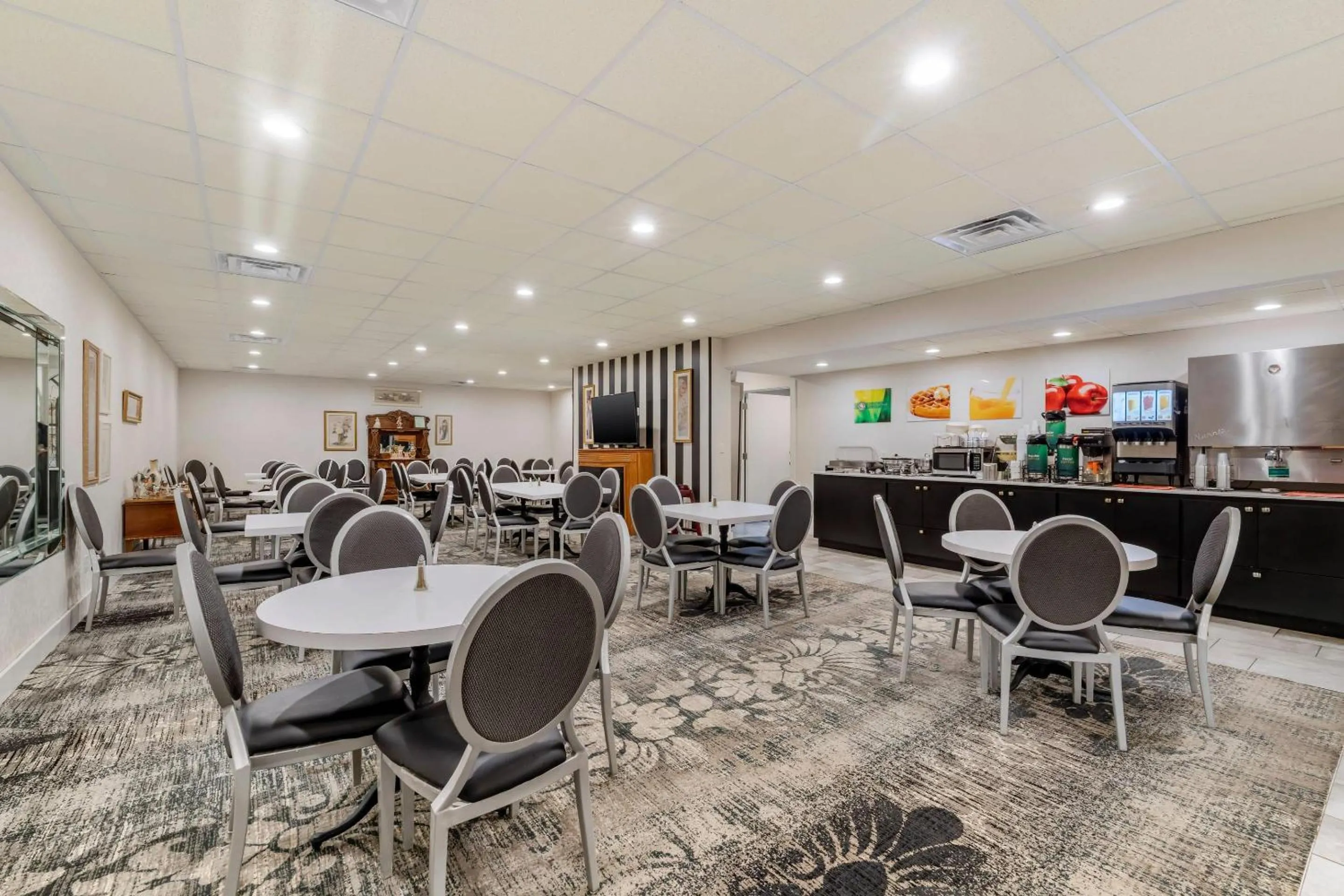 Breakfast in Quality Inn Eureka Springs South