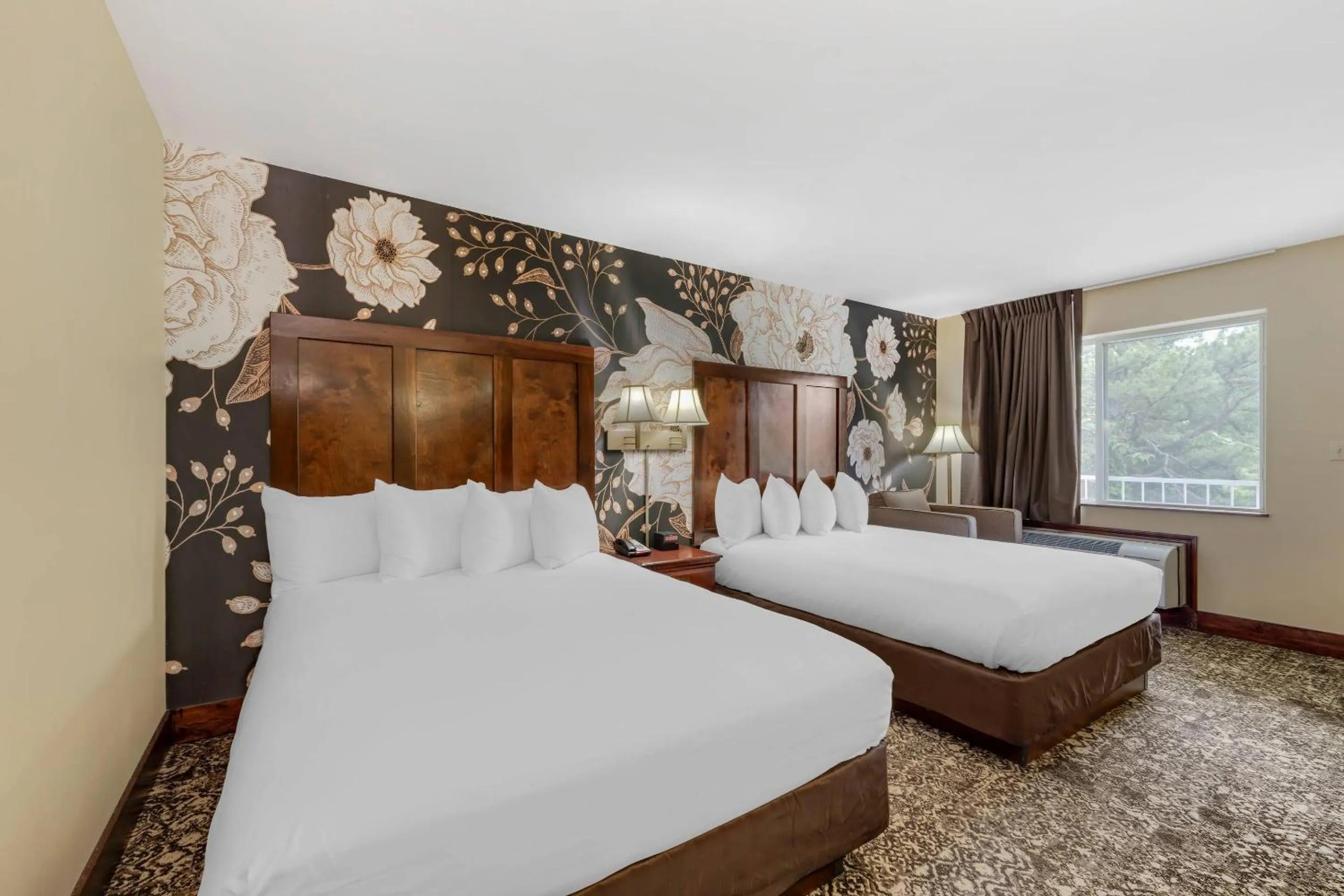 Bedroom, Bed in Quality Inn Eureka Springs South