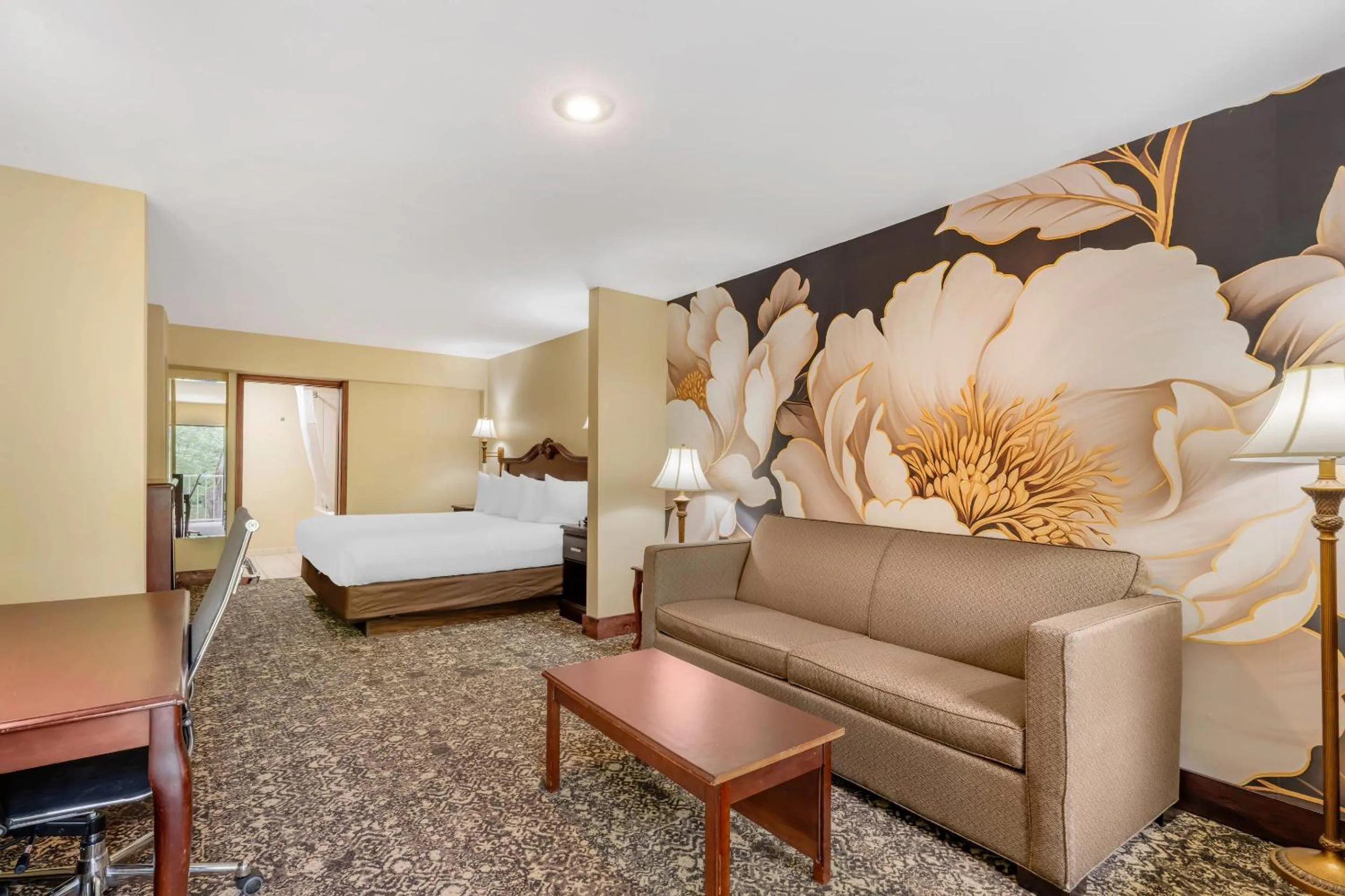 Bedroom, Bed in Quality Inn Eureka Springs South