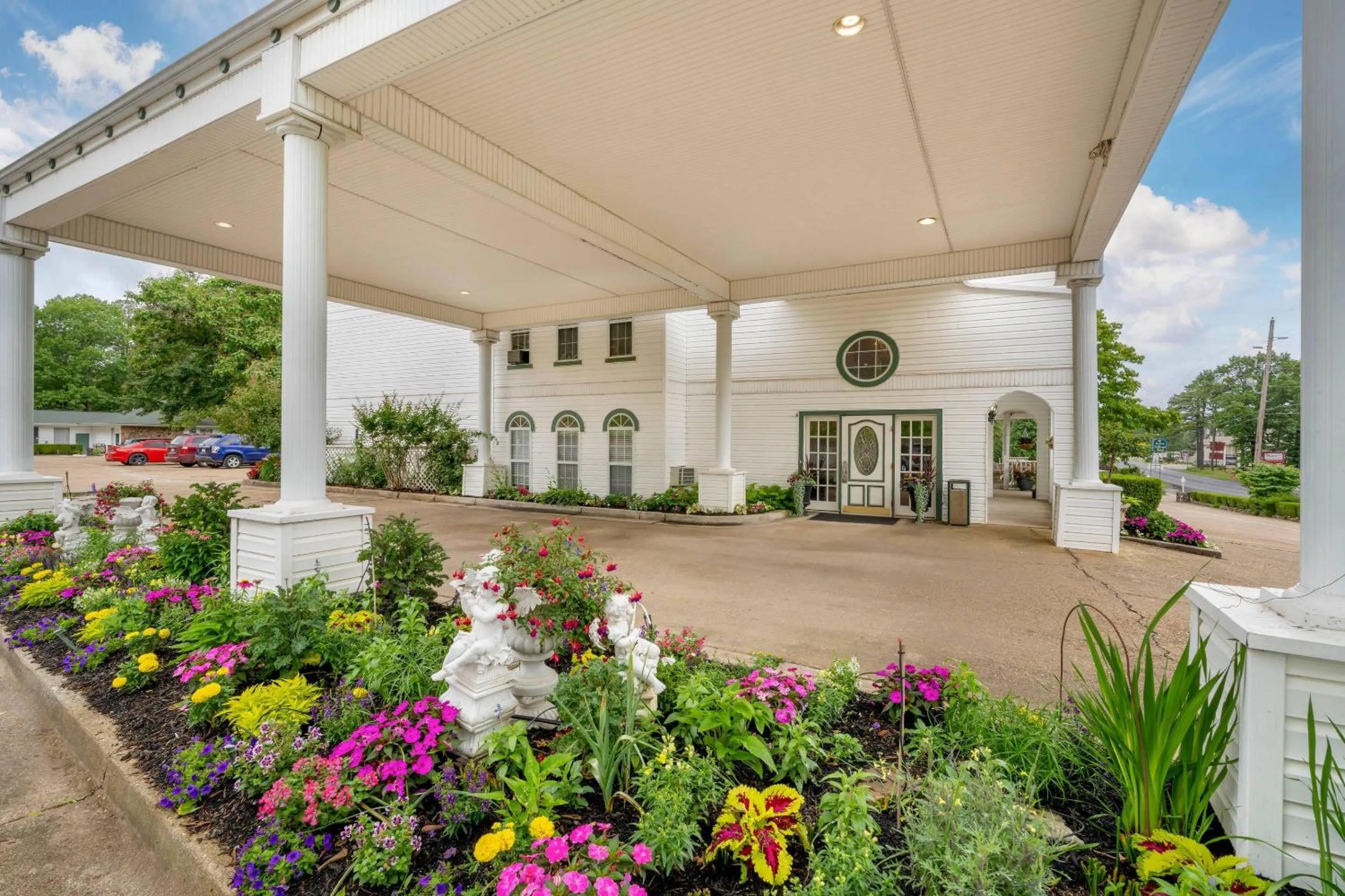 Property building in Quality Inn Eureka Springs South