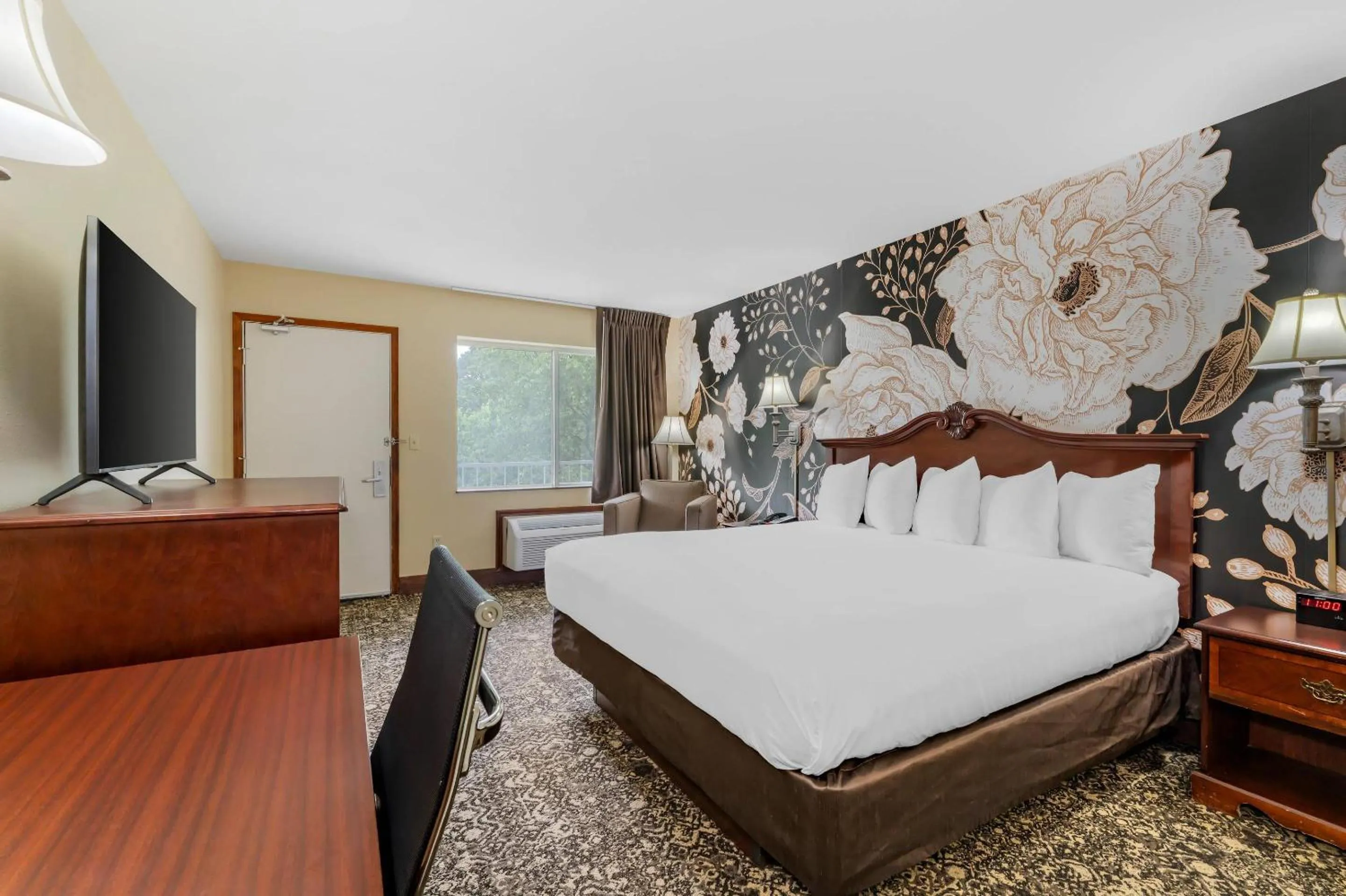 Bedroom, Bed in Quality Inn Eureka Springs South