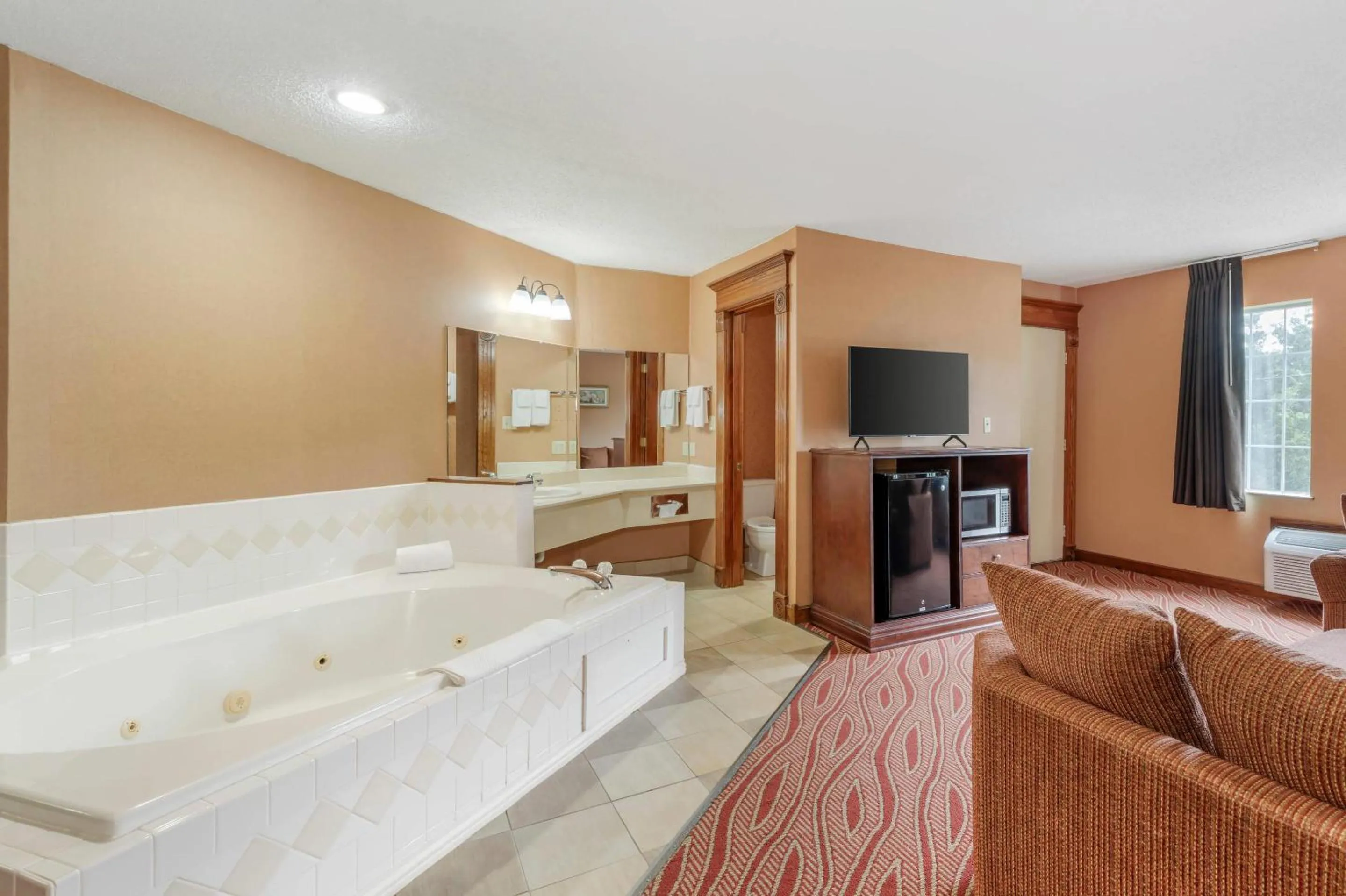 Bedroom in Quality Inn Eureka Springs South