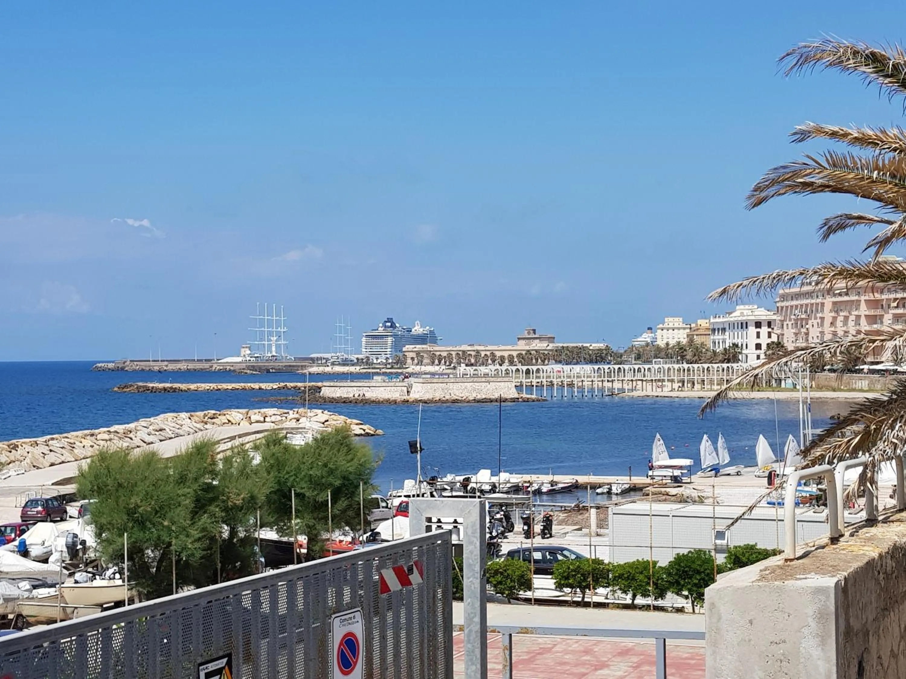 Beach in 7 Bell's House