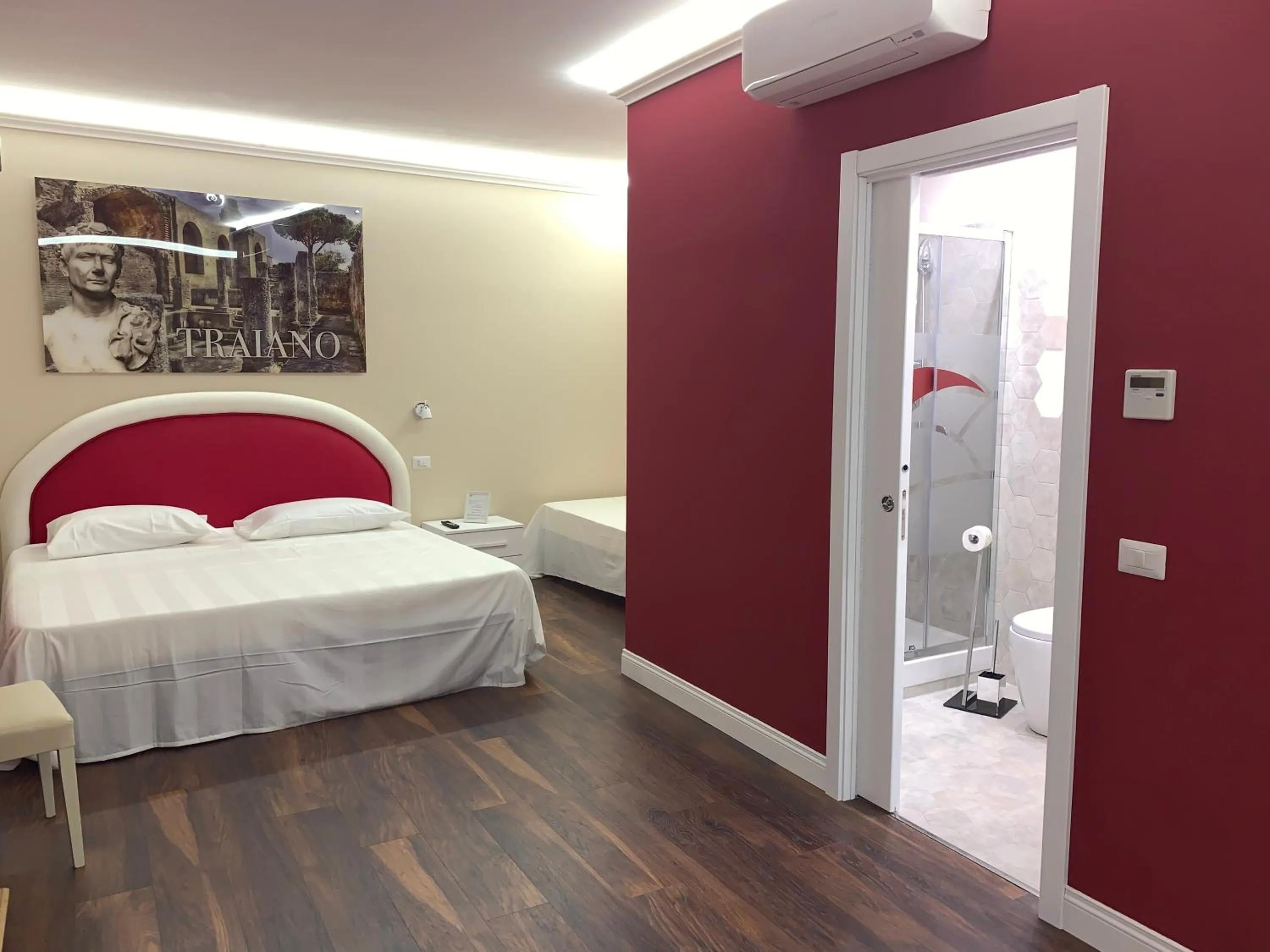 Photo of the whole room, Bed in 7 Bell's House