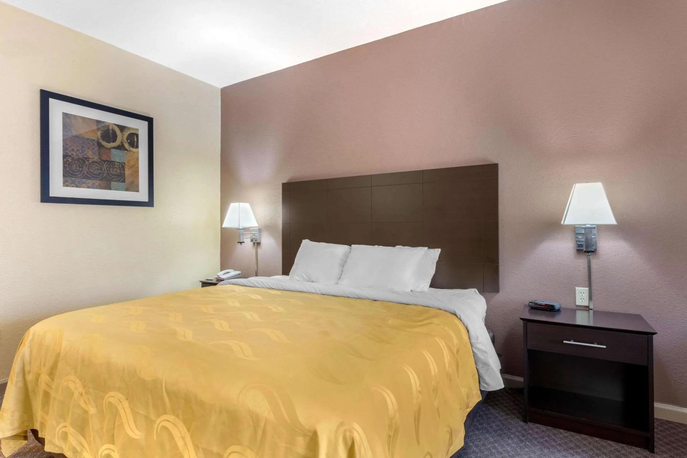 Photo of the whole room, Bed in Quality Inn West Memphis I-40