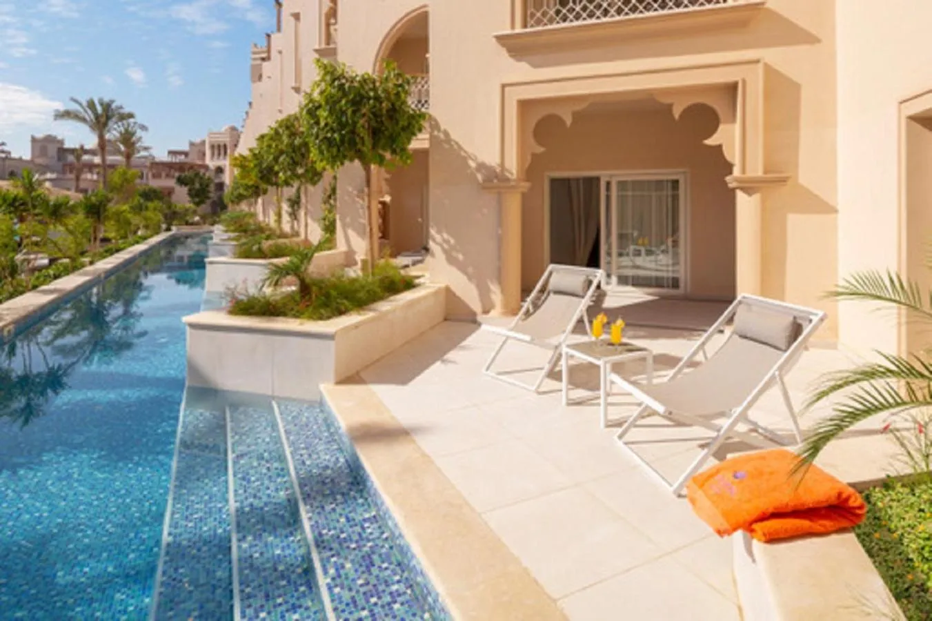 Balcony/Terrace in Grand Palace - Couples only 18 years plus