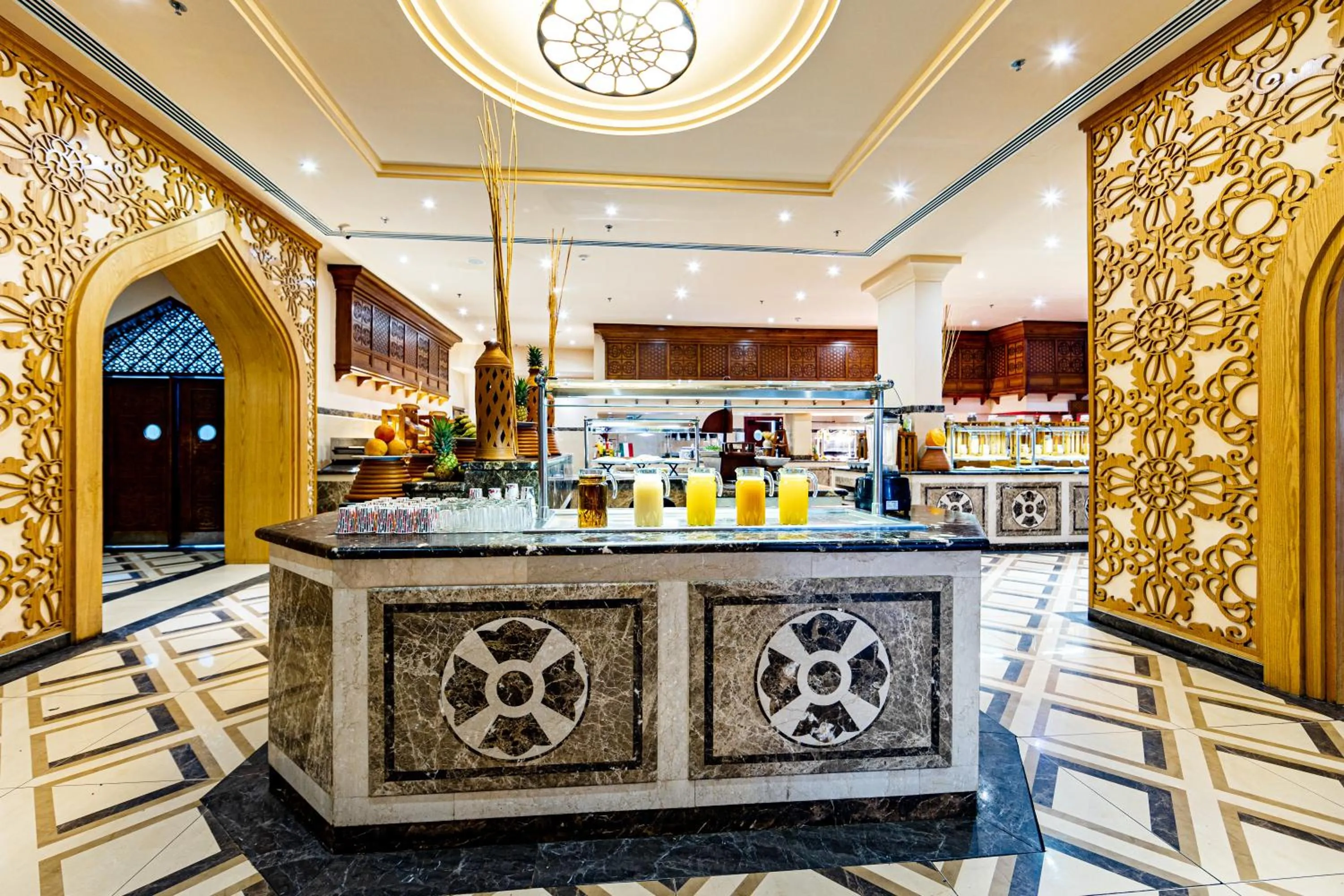 Restaurant/places to eat in Grand Palace - Couples only 18 years plus