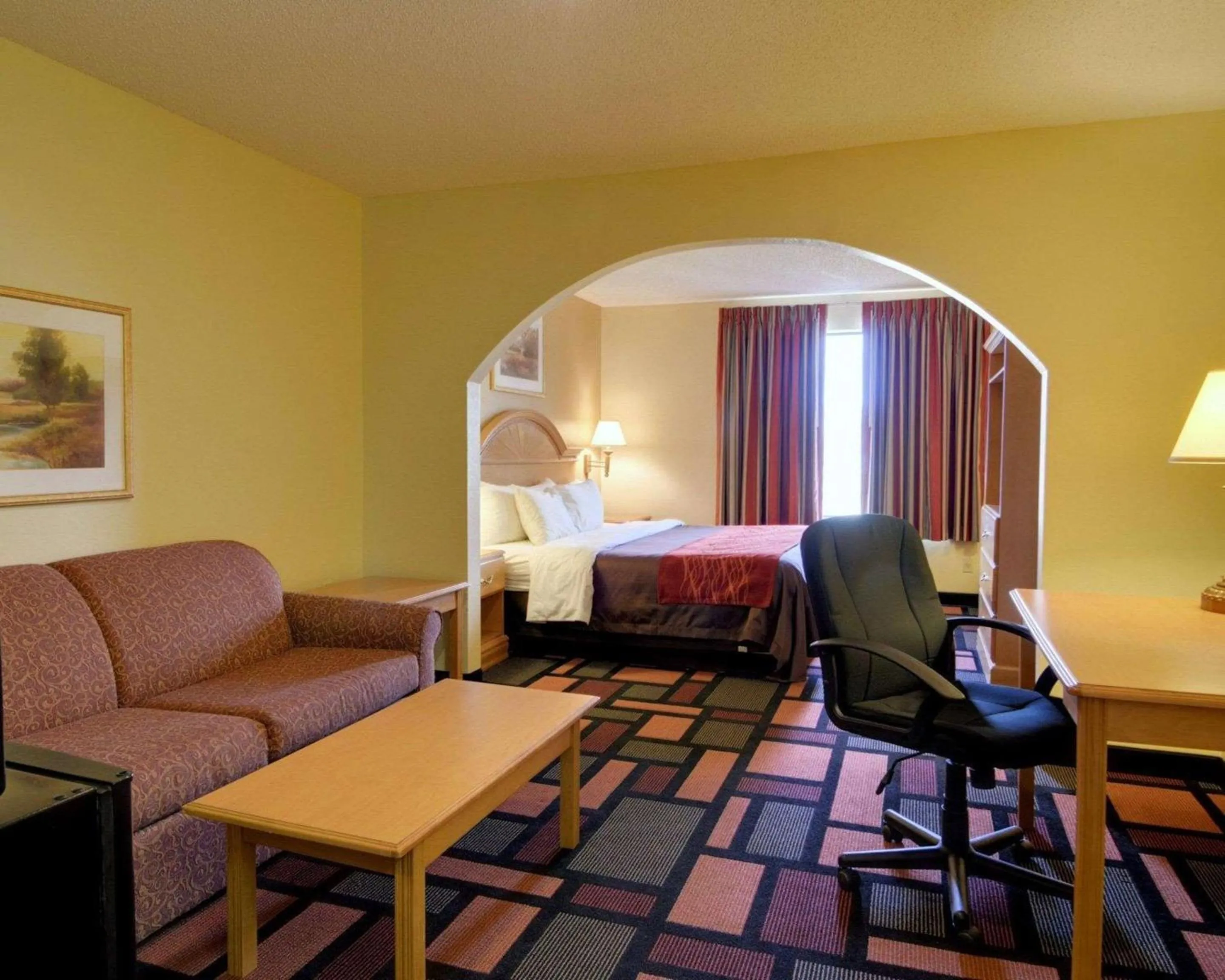Photo of the whole room, Bed in Quality Inn & Suites Malvern