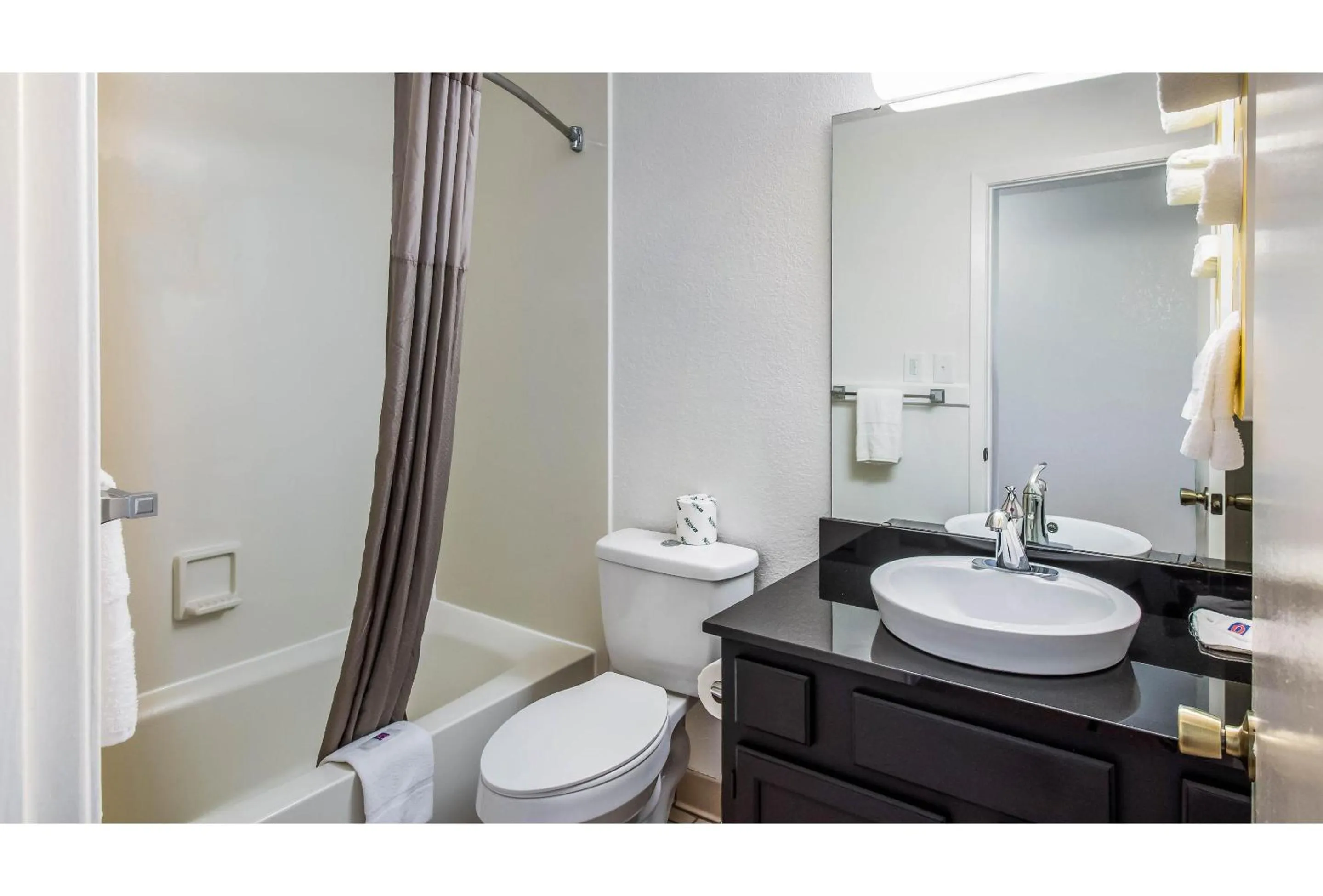 Bathroom in Motel 6-Hot Springs, AR