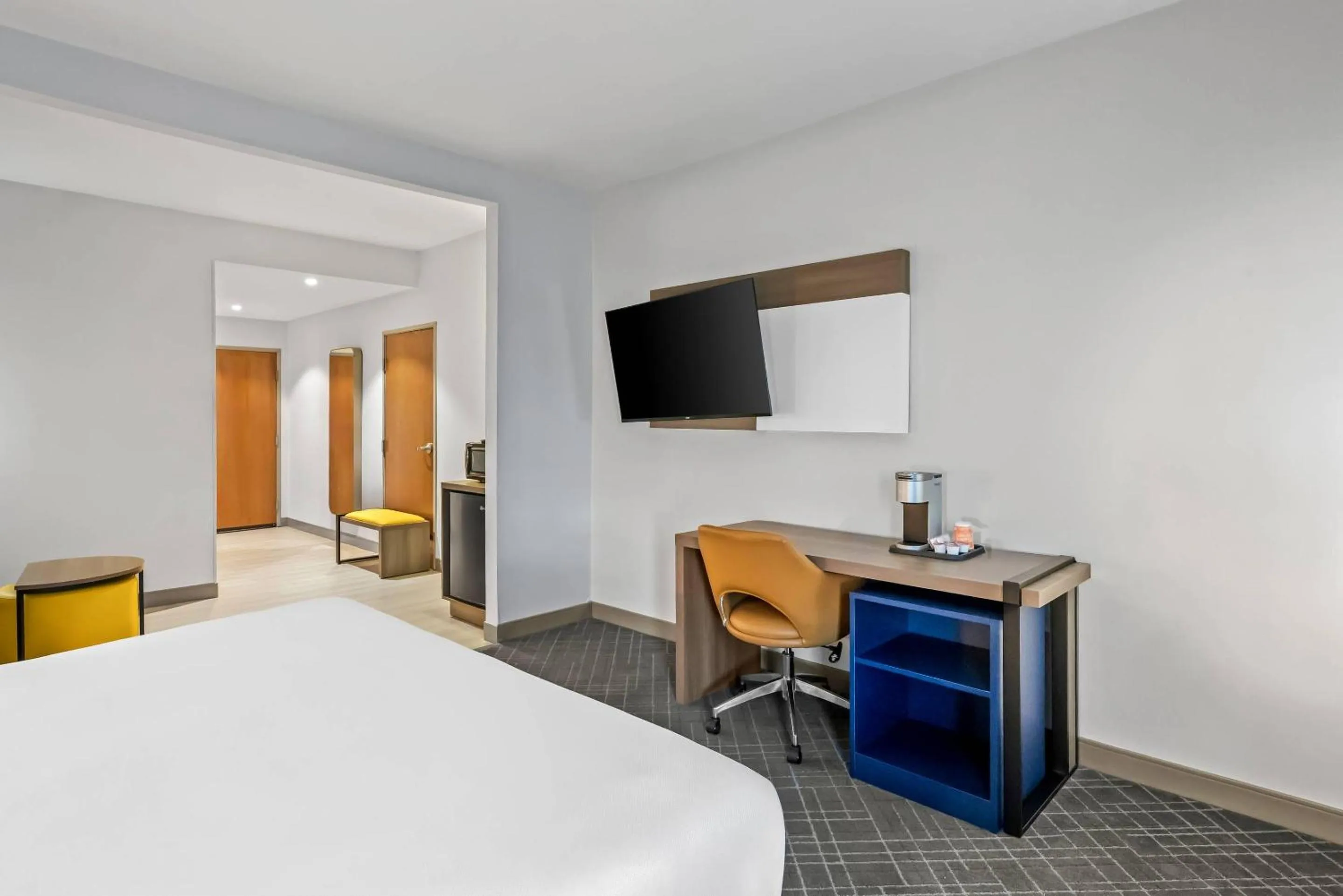 Bedroom, Bed in Comfort Suites Conway