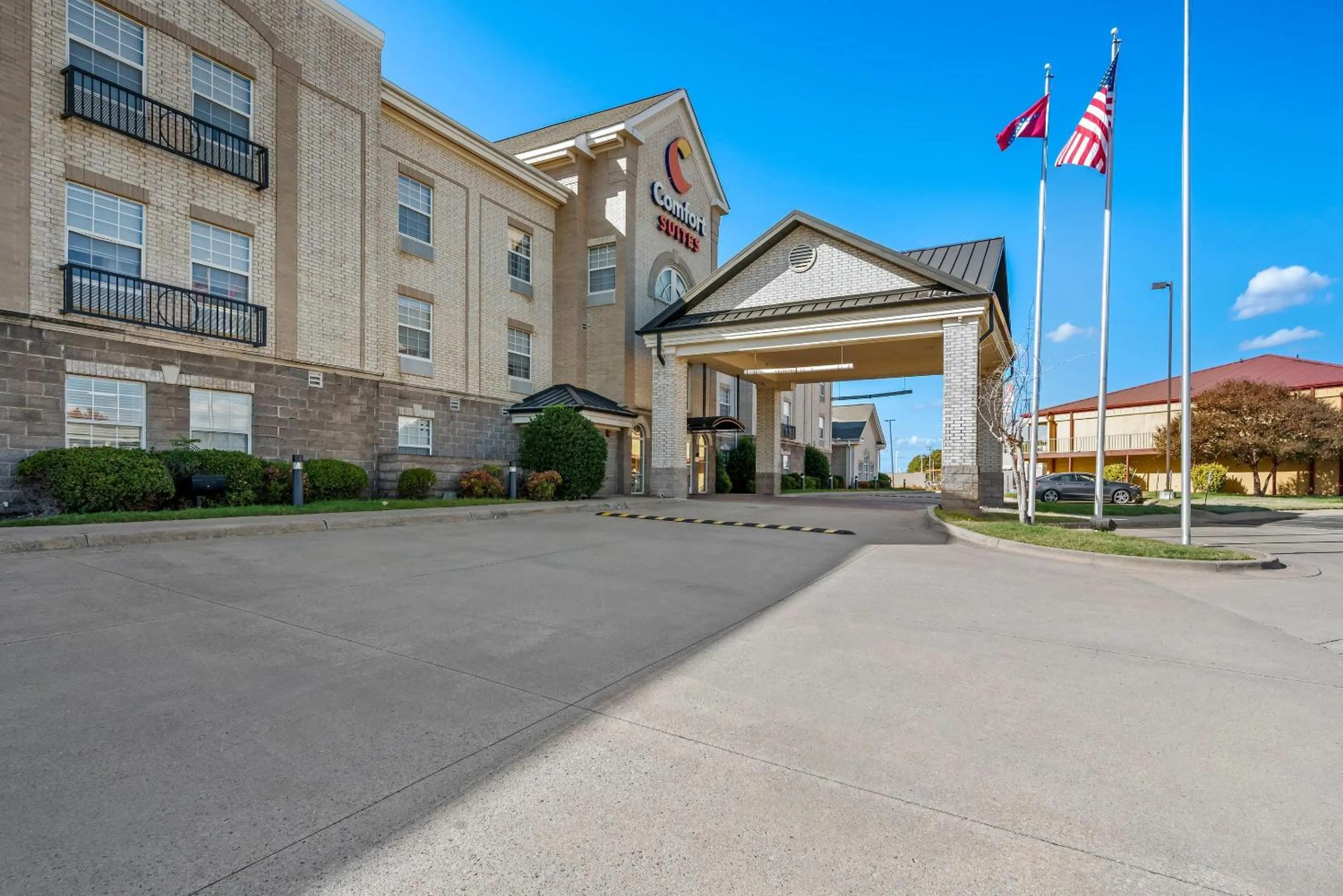Property building in Comfort Suites Conway