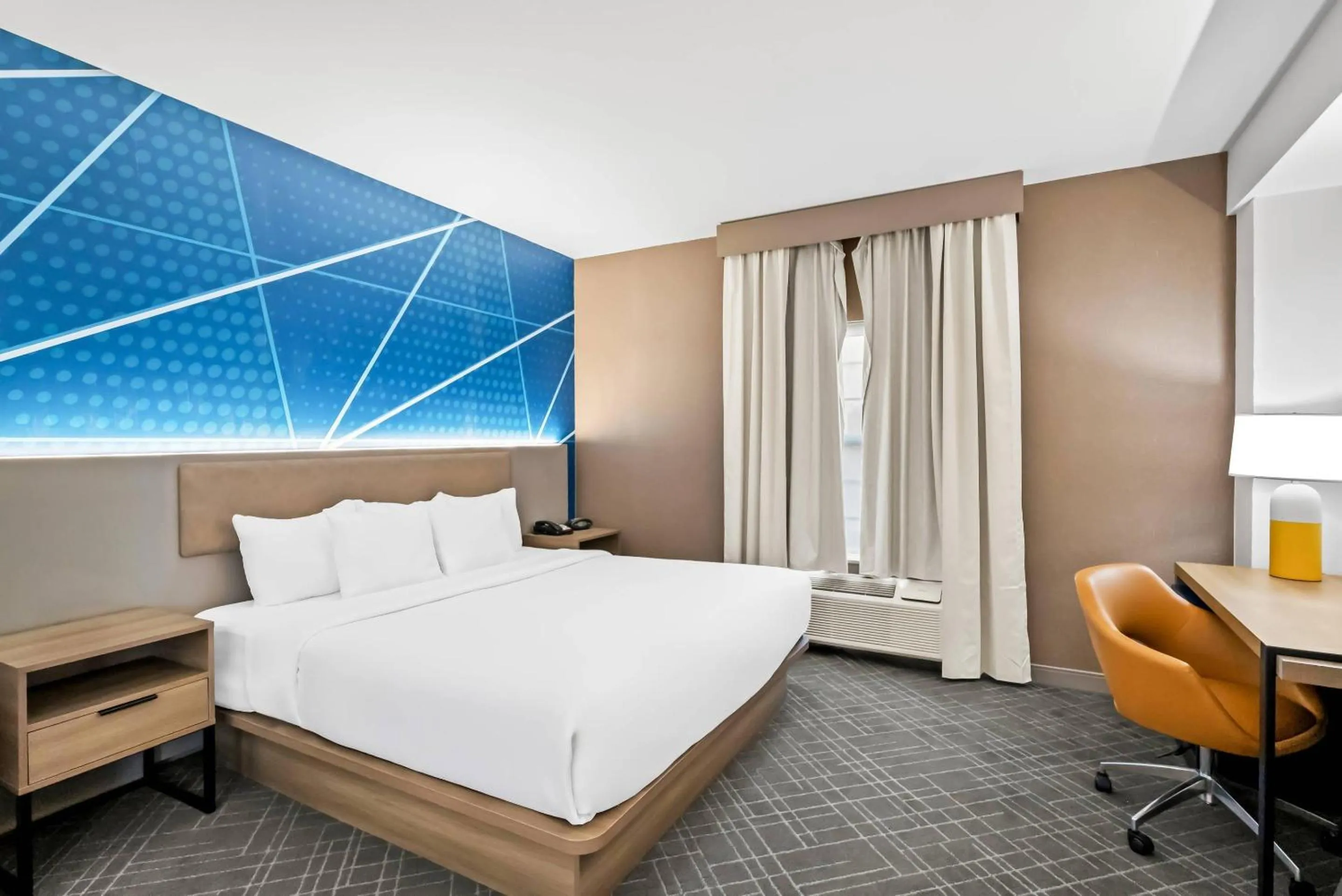 Bedroom, Bed in Comfort Suites Conway