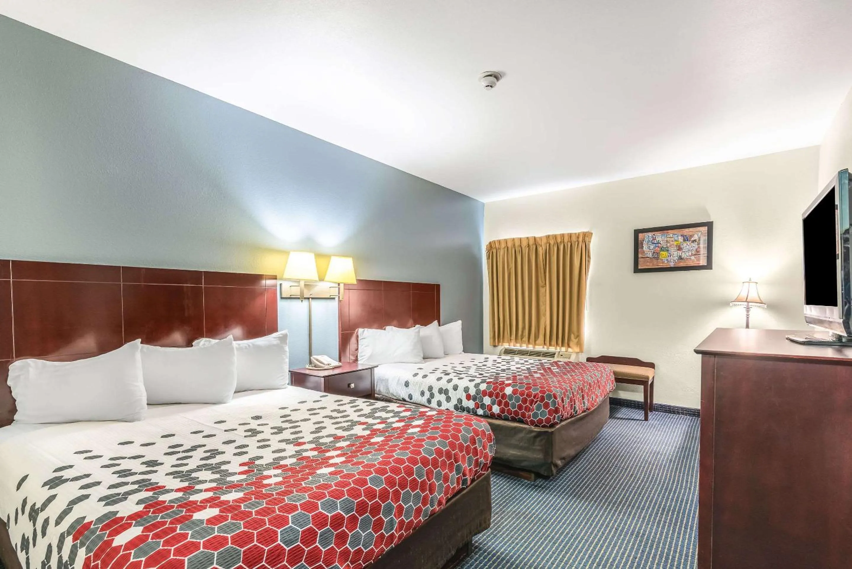 Bedroom, Bed in Econo Lodge Inn & Suites Pritchard Road North Little Rock