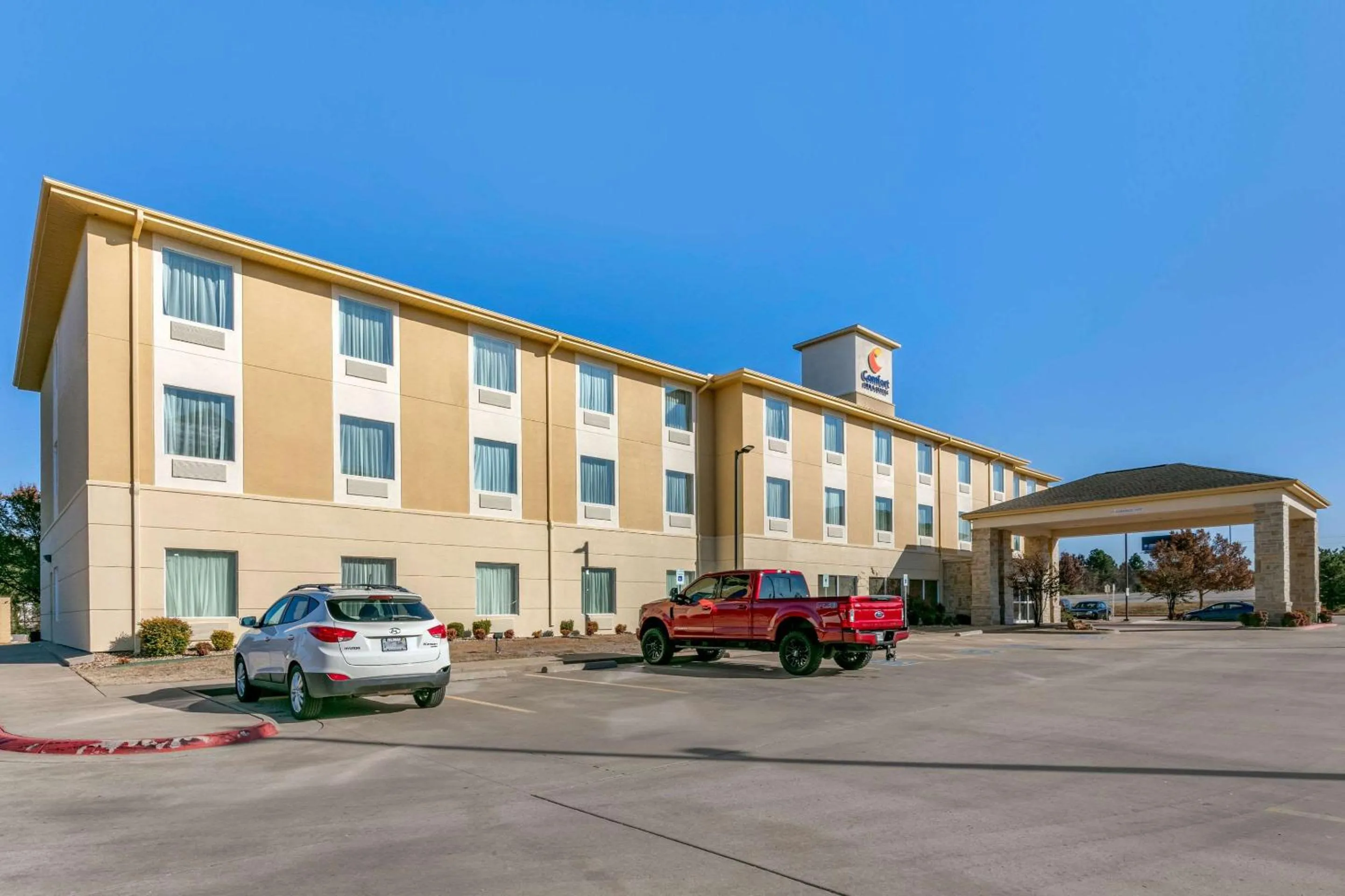 Property building in Comfort Inn & Suites Van Buren - Fort Smith