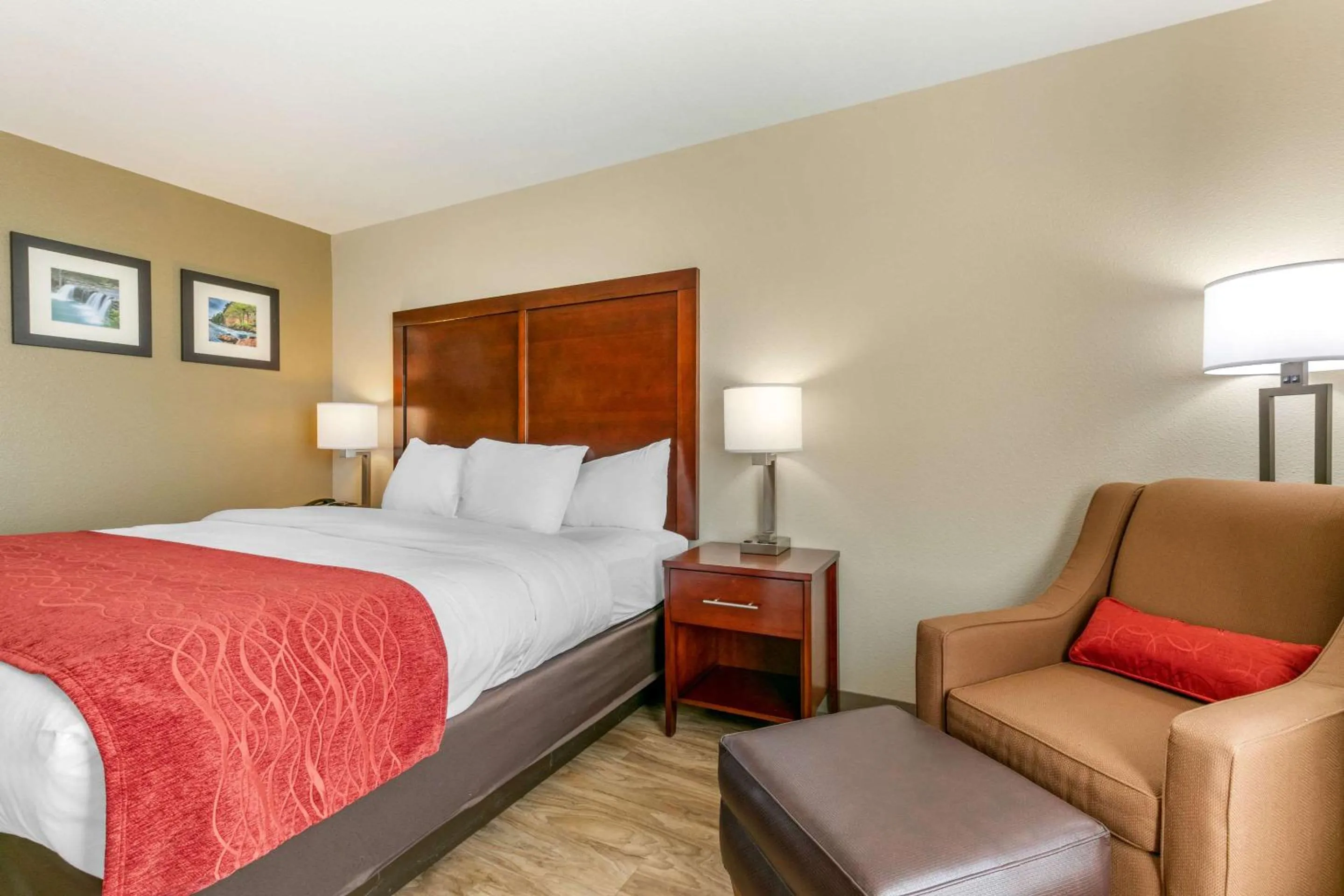 Bedroom, Bed in Comfort Inn & Suites Van Buren - Fort Smith