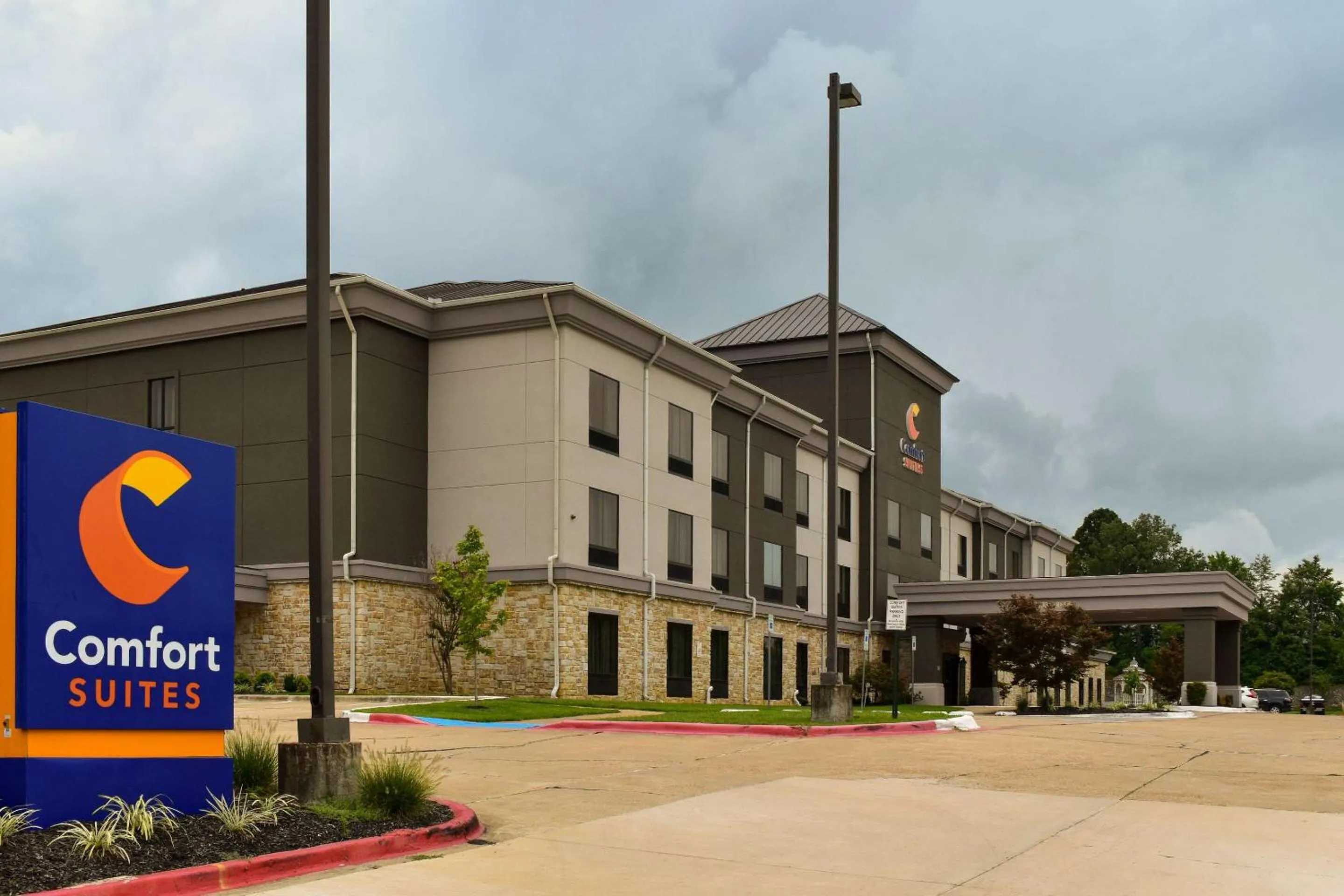 Property building in Comfort Suites Forrest City