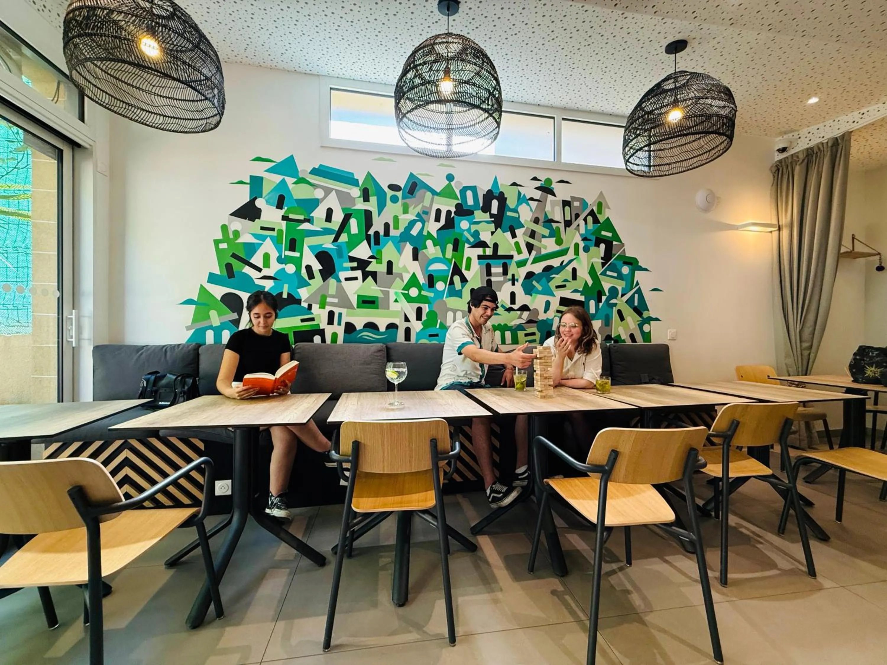 Restaurant/places to eat in The People - Paris Bercy