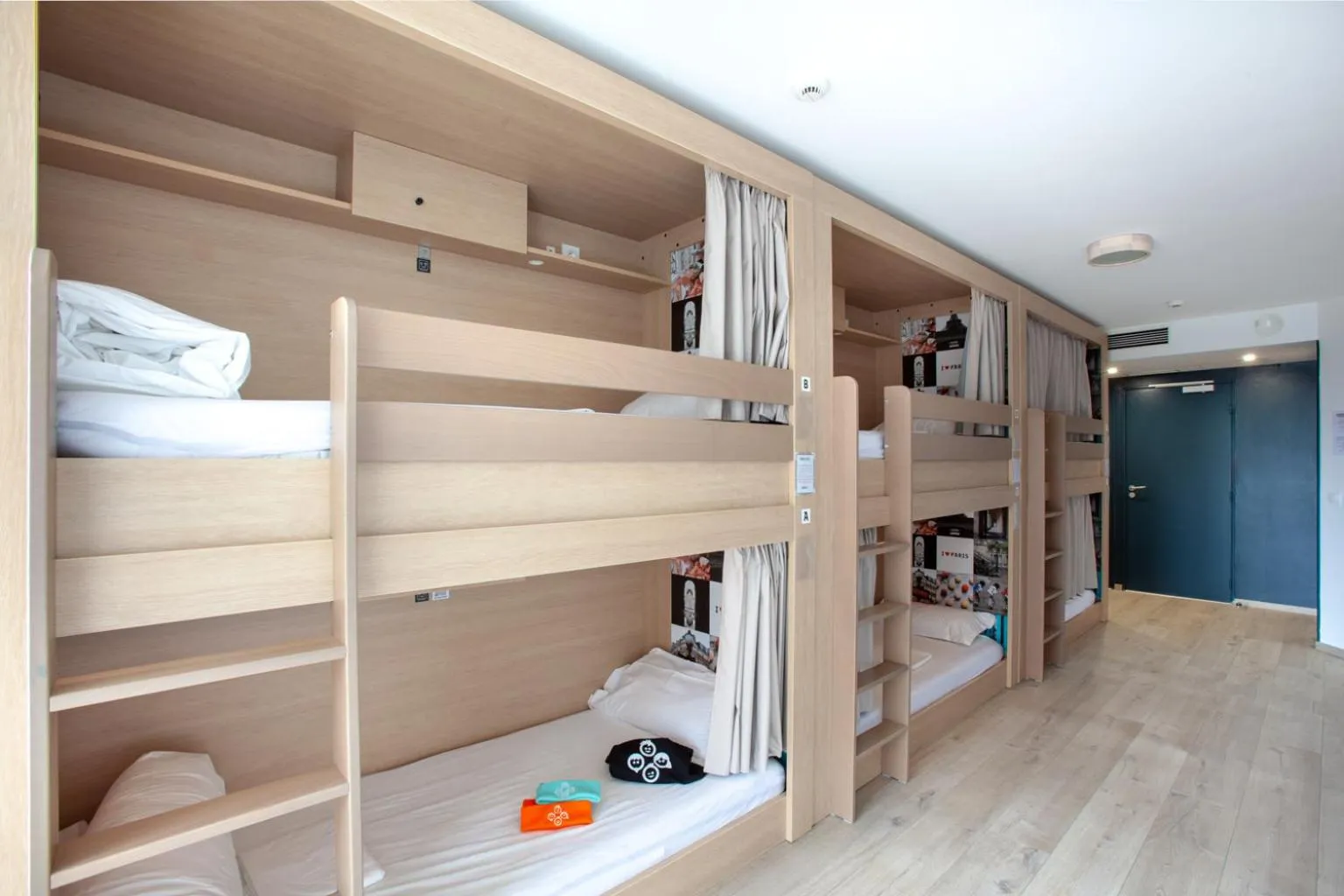 Bedroom, Bed in The People - Paris Bercy