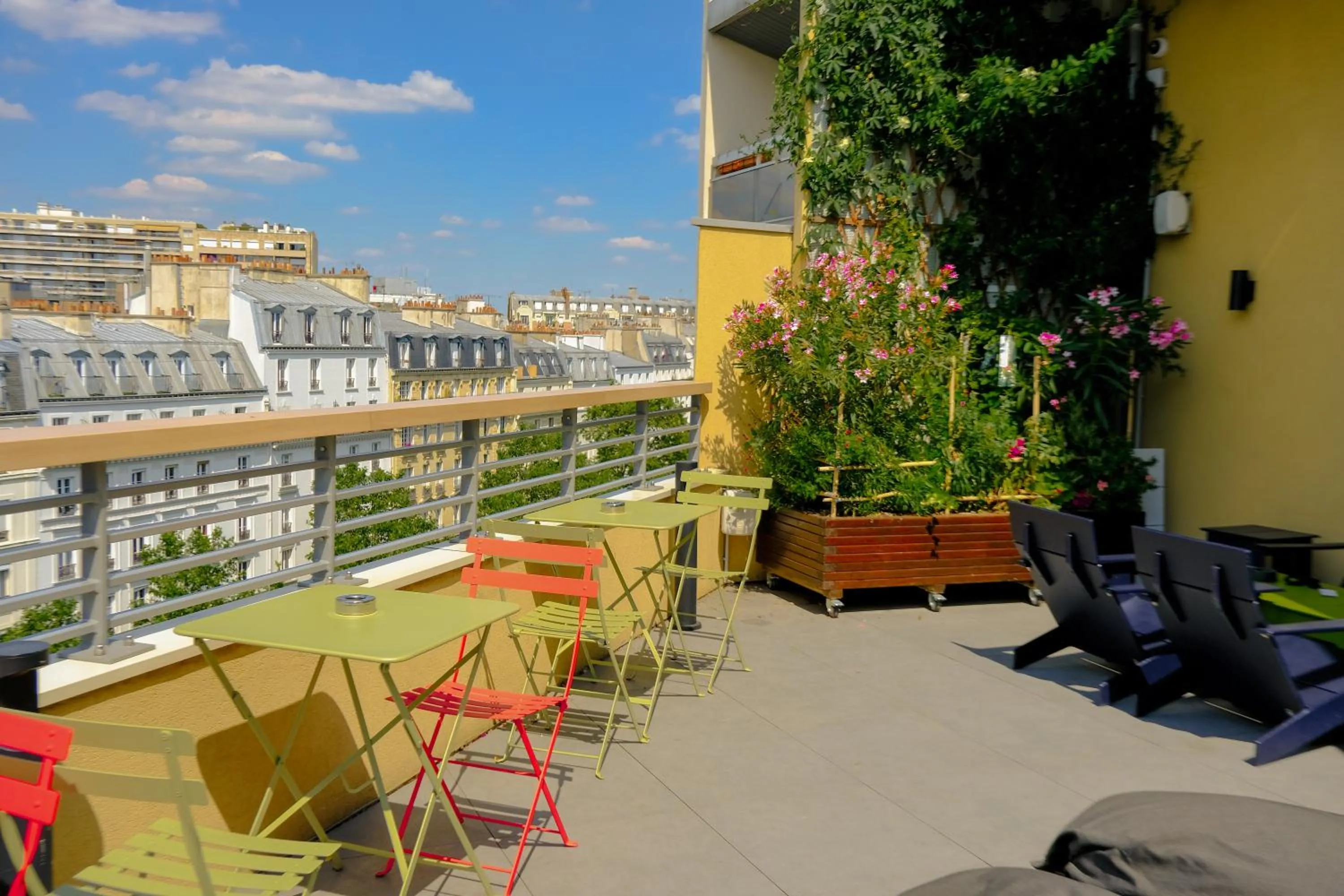 Balcony/Terrace in The People - Paris Bercy
