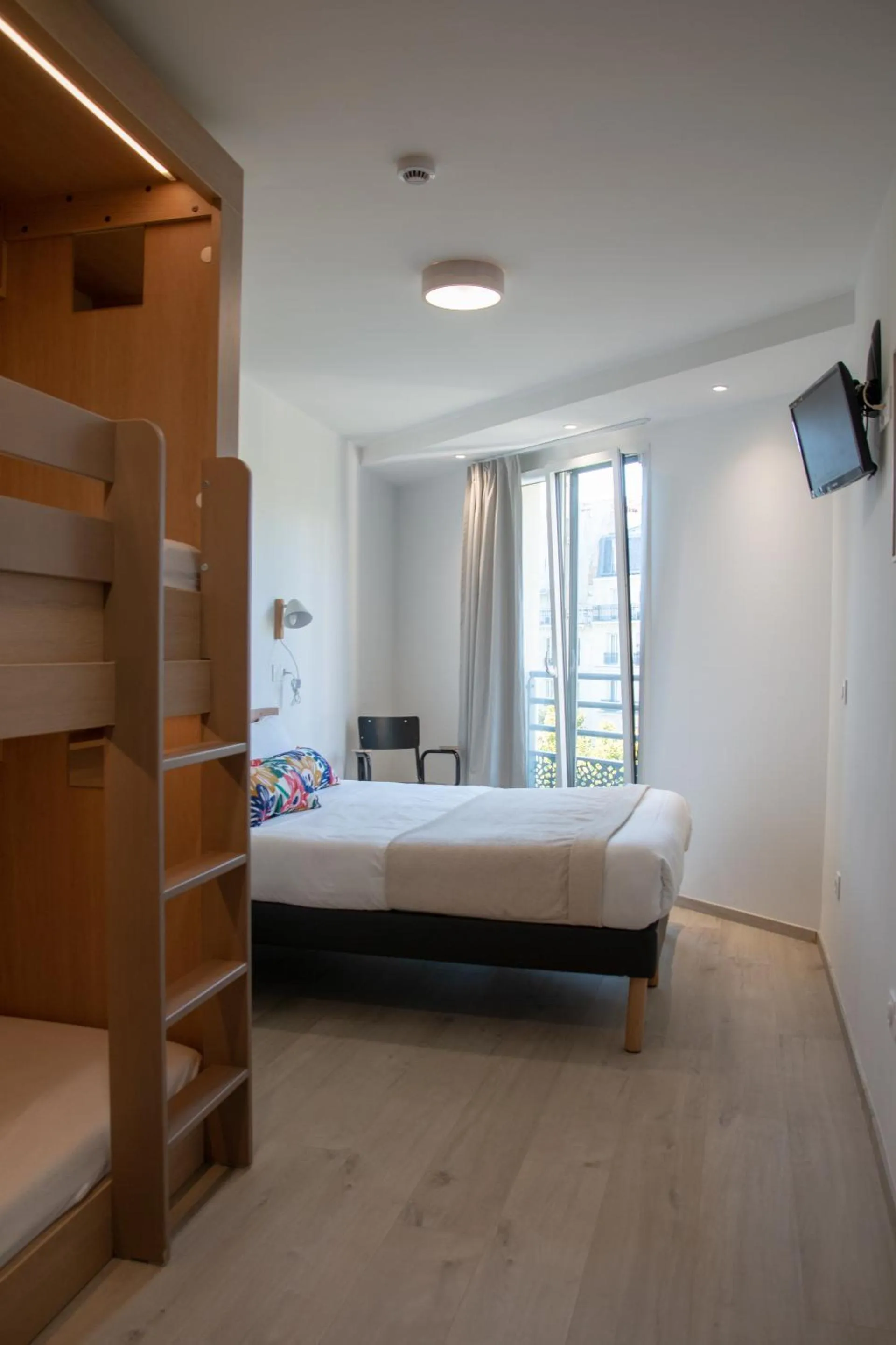 Bed in The People - Paris Bercy