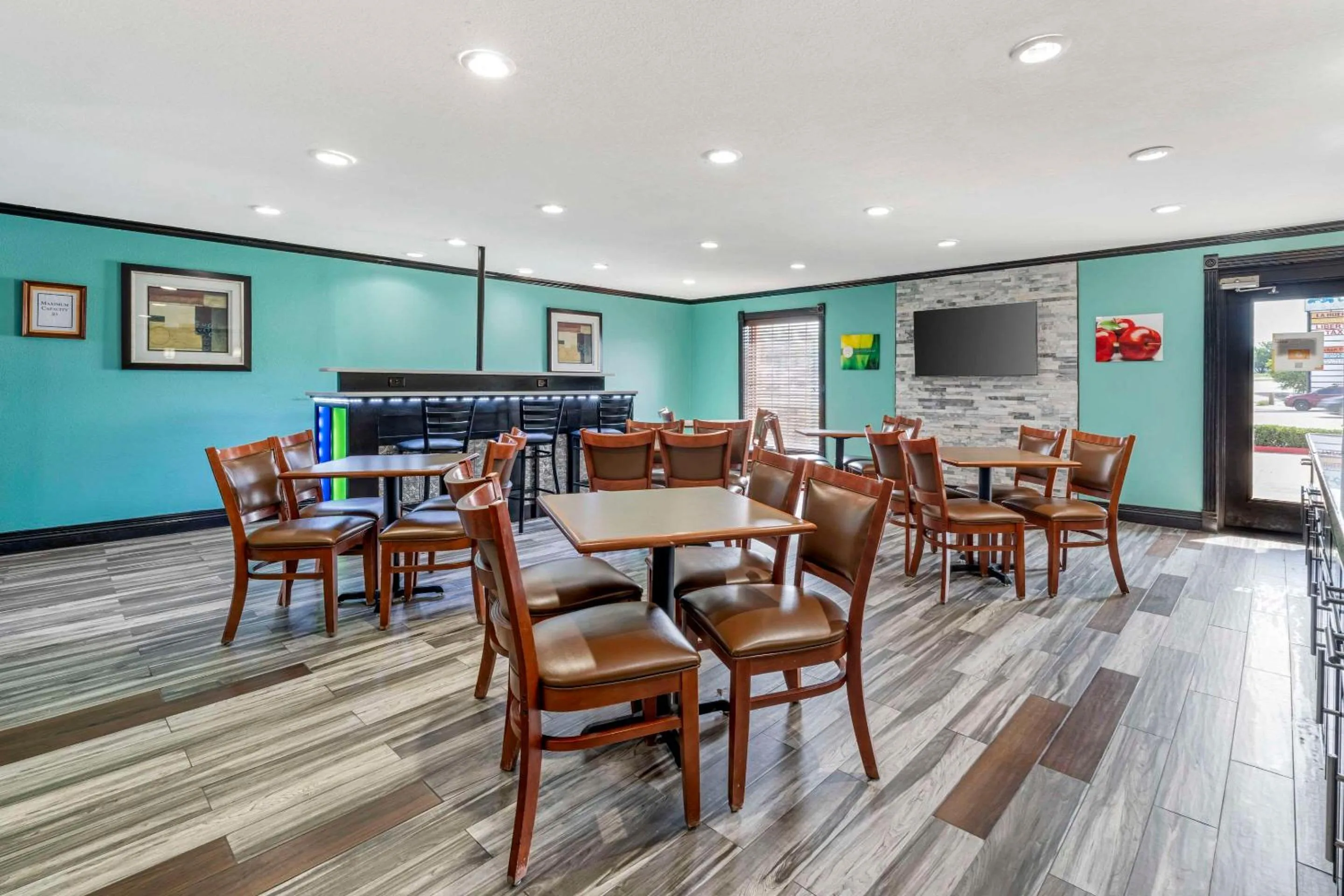 Breakfast in Quality Inn Siloam Springs West