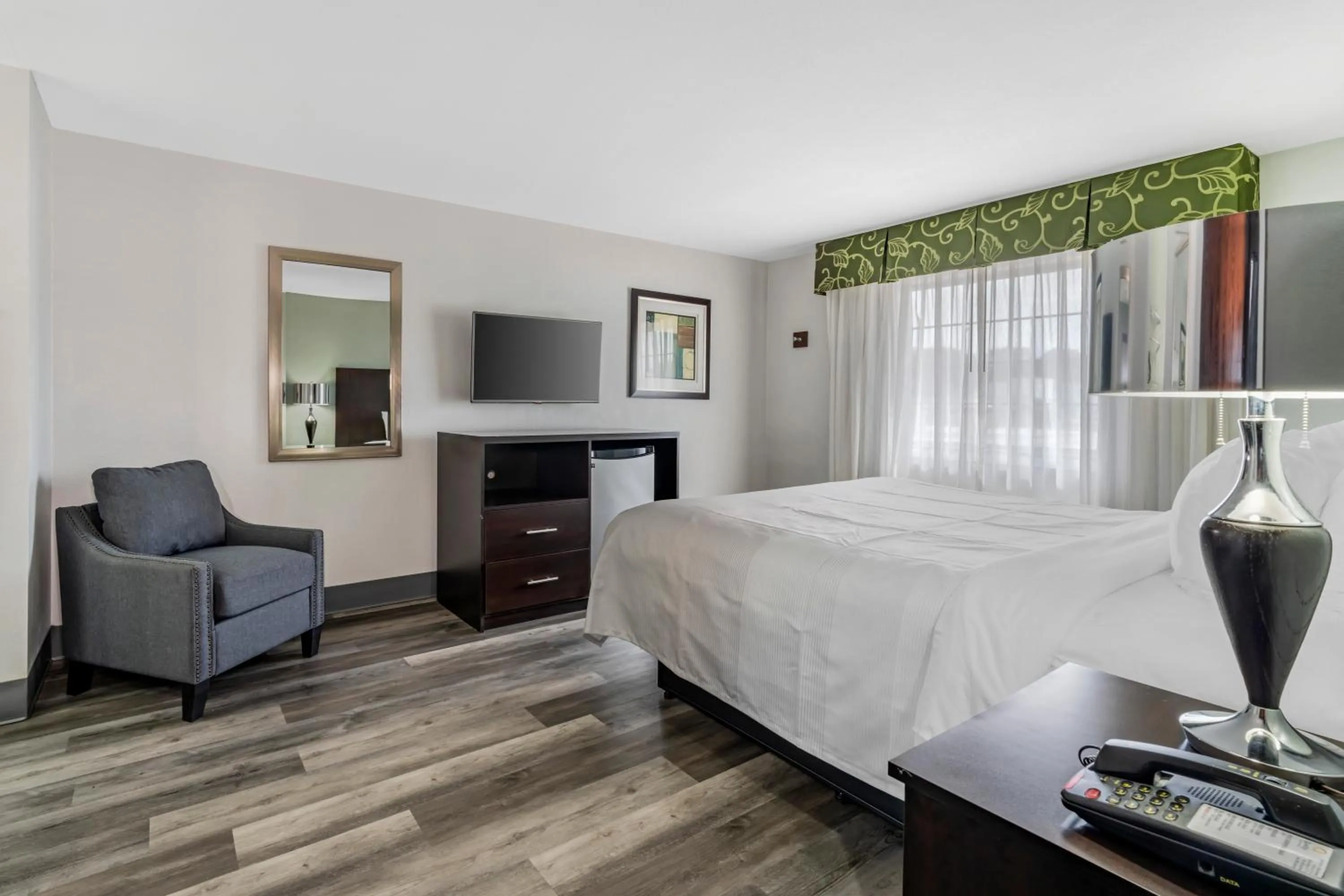 Bed in Quality Inn Siloam Springs West