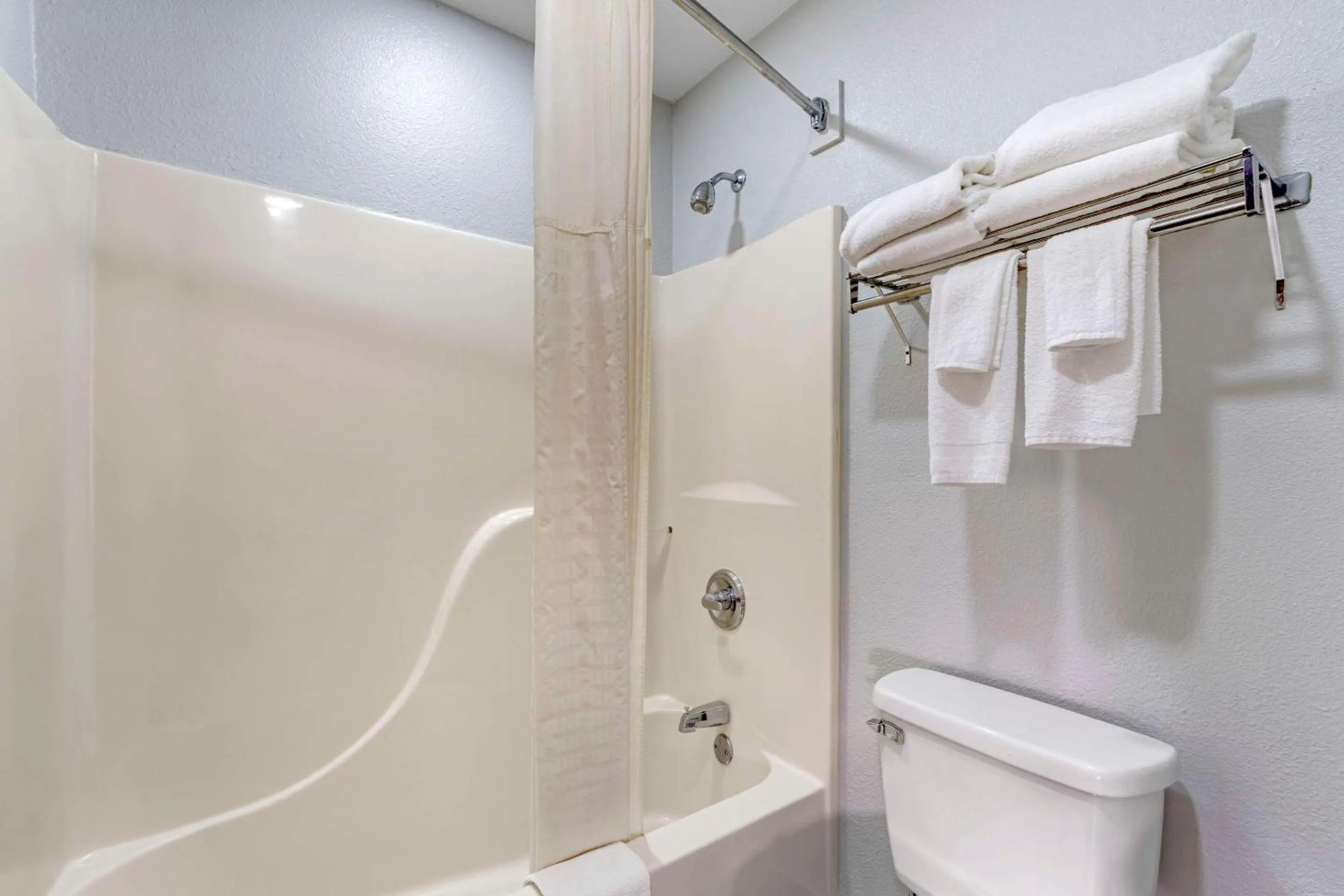 Bedroom in Quality Inn Siloam Springs West