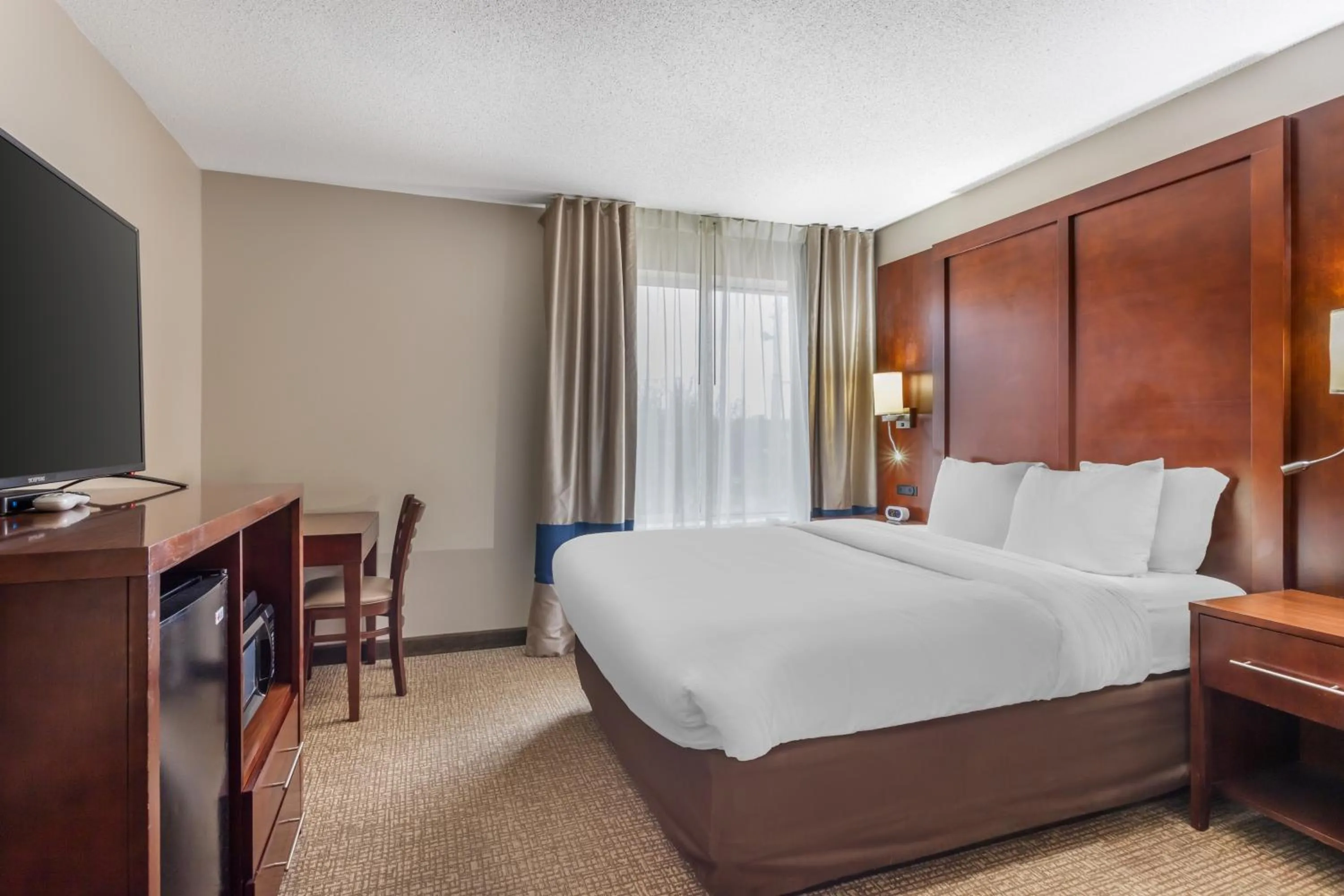 Bed in Comfort Inn & Suites Conway