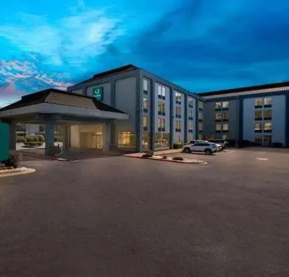 Quality Inn & Suites North Little Rock